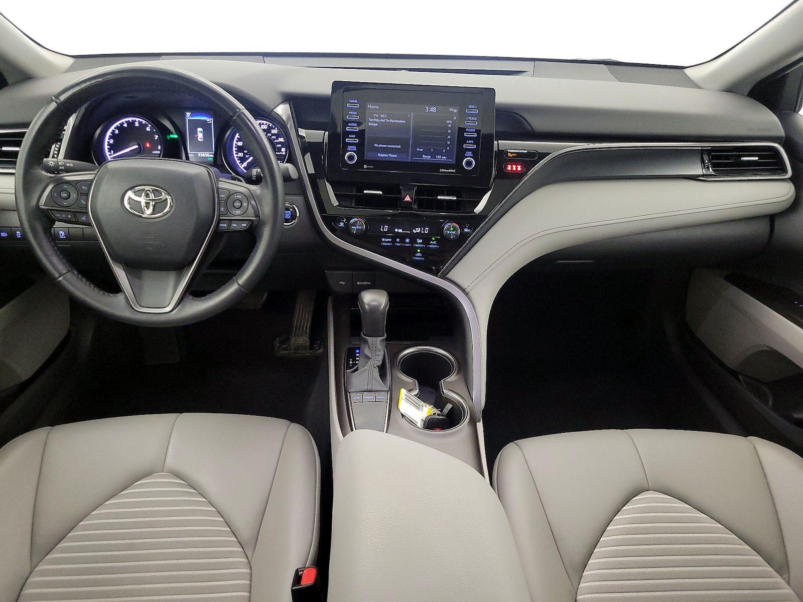 2023 Toyota Camry SE - Photo 10