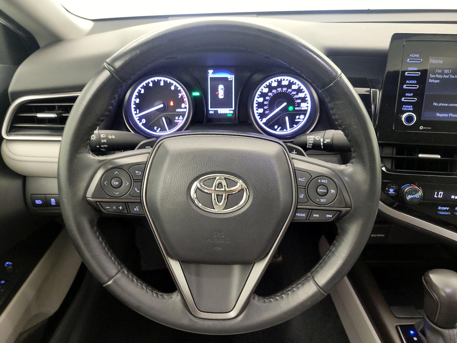 2023 Toyota Camry SE - Photo 11