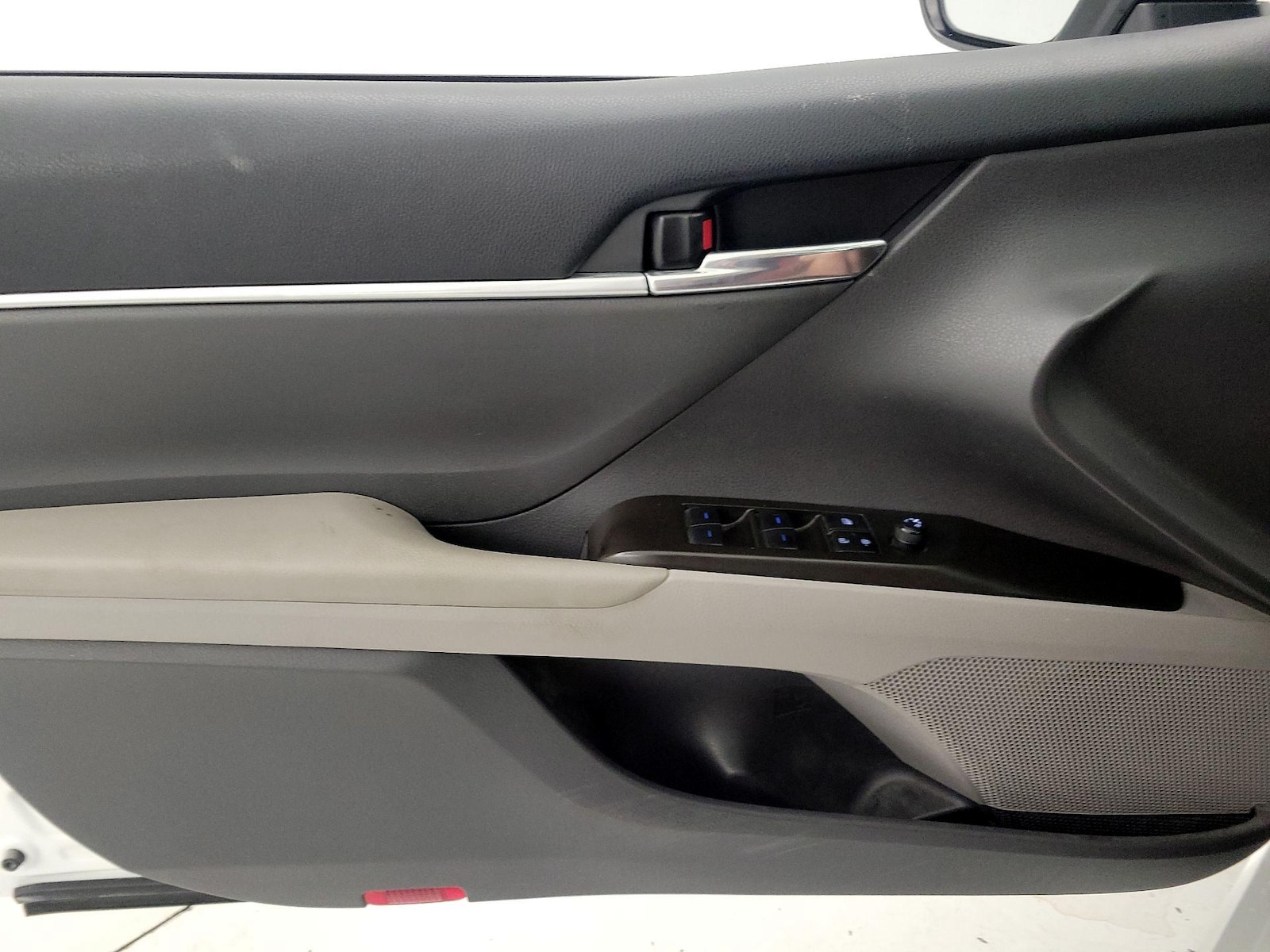 2023 Toyota Camry SE - Photo 13