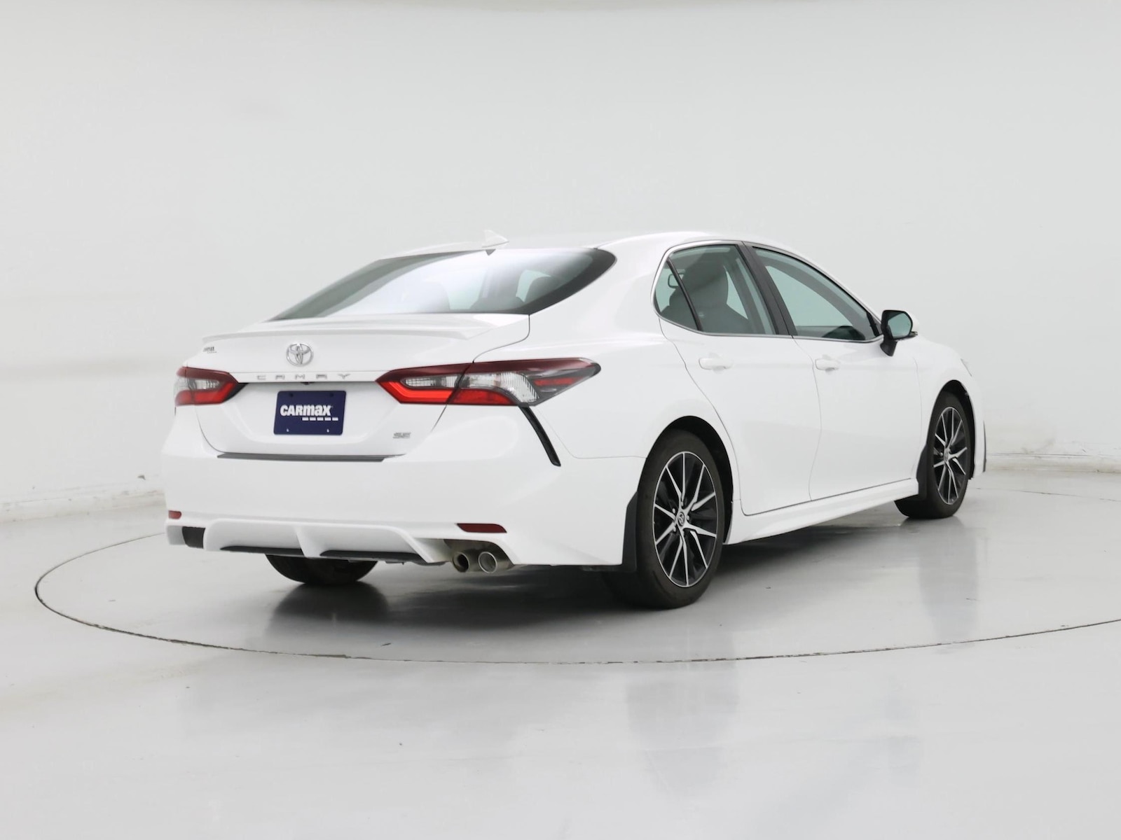 2023 Toyota Camry SE - Photo 9