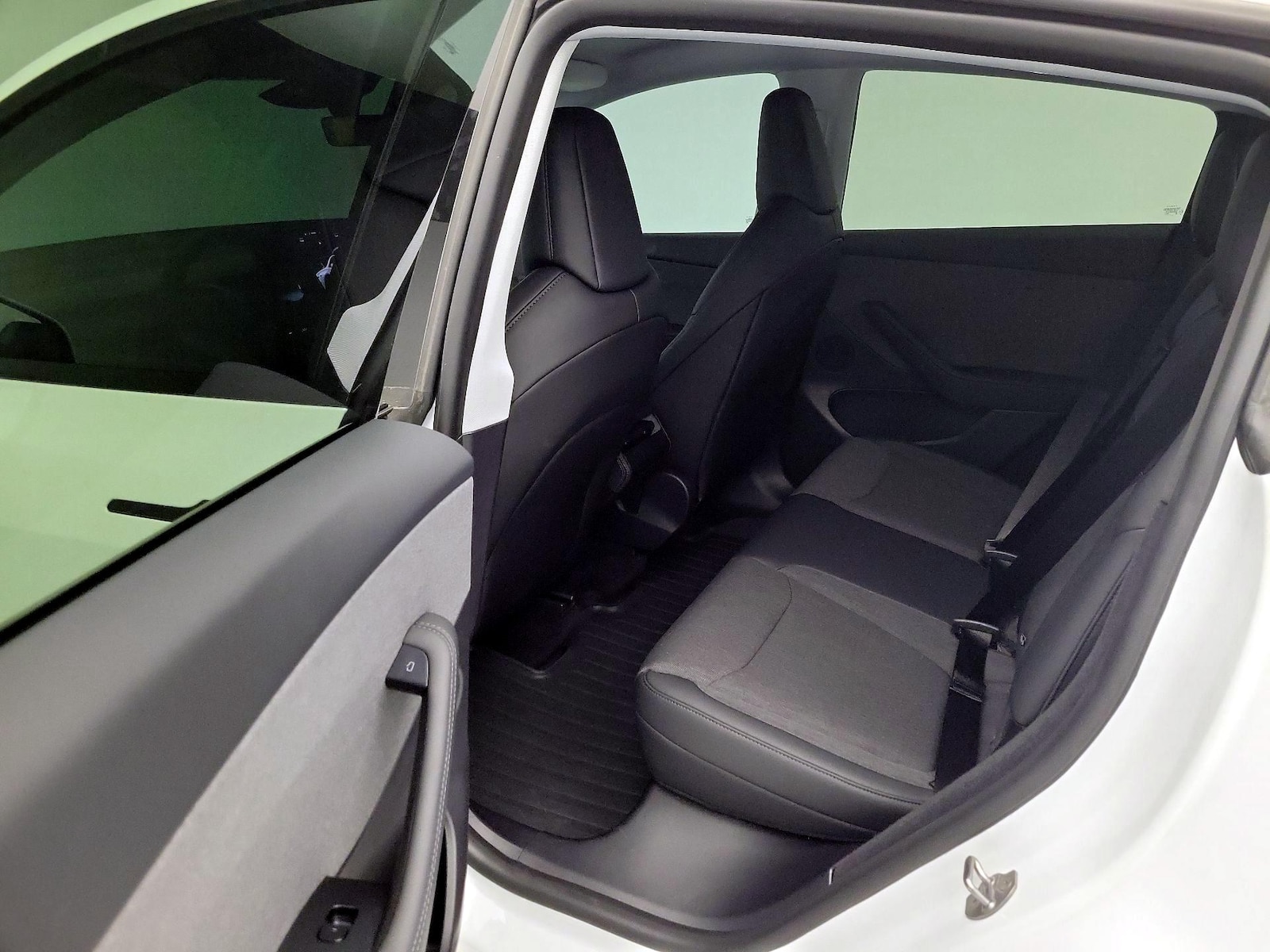 2026 Tesla Model Y Long Range - Photo 19