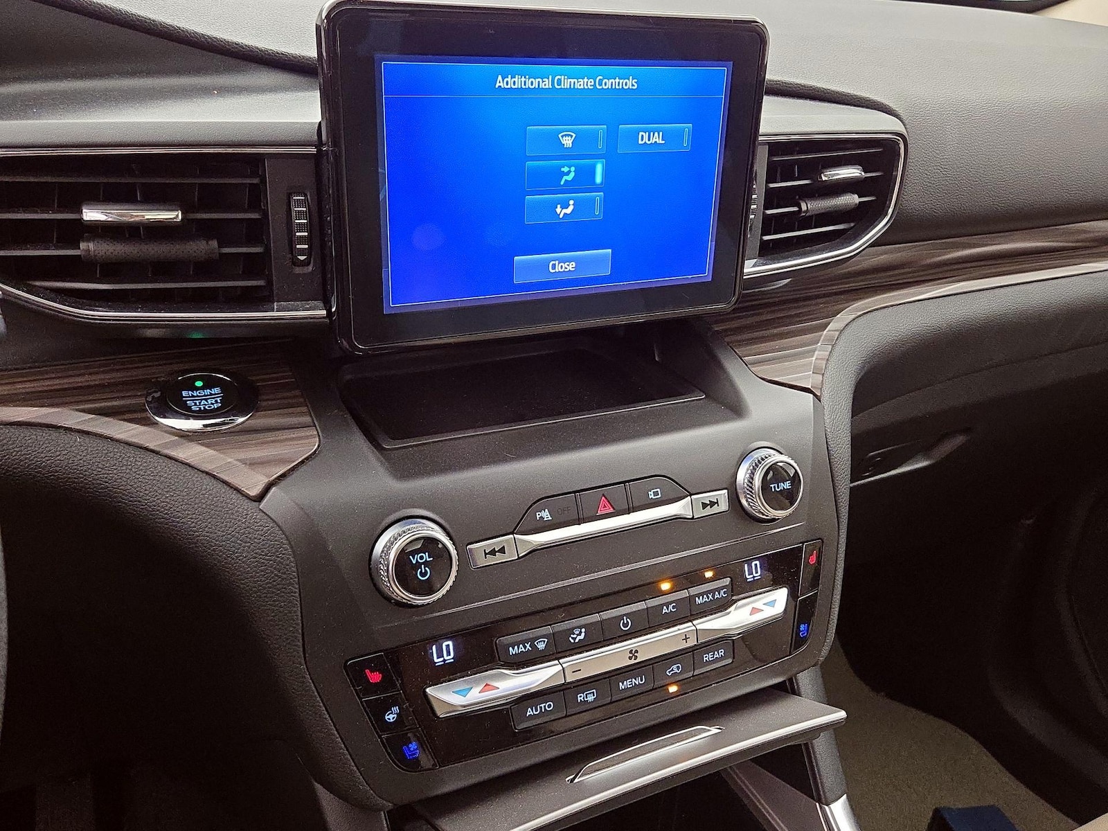 2020 Ford Explorer Limited - Photo 18