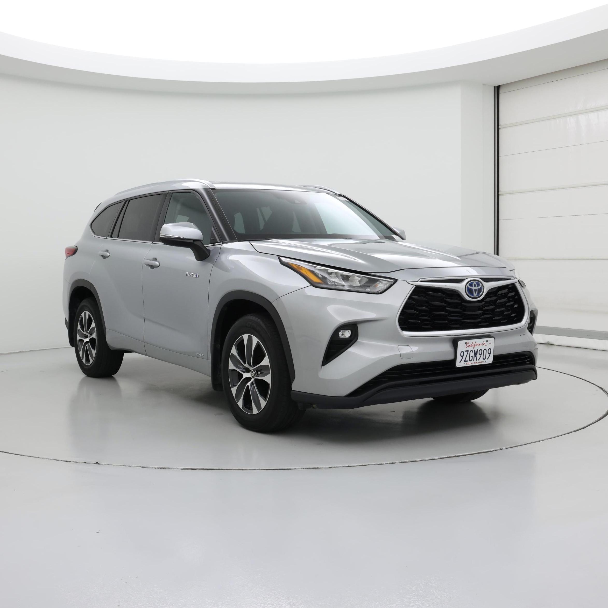Silver 2020 Toyota Highlander Hybrid SUV / Crossover All-Wheel Drive Automatic