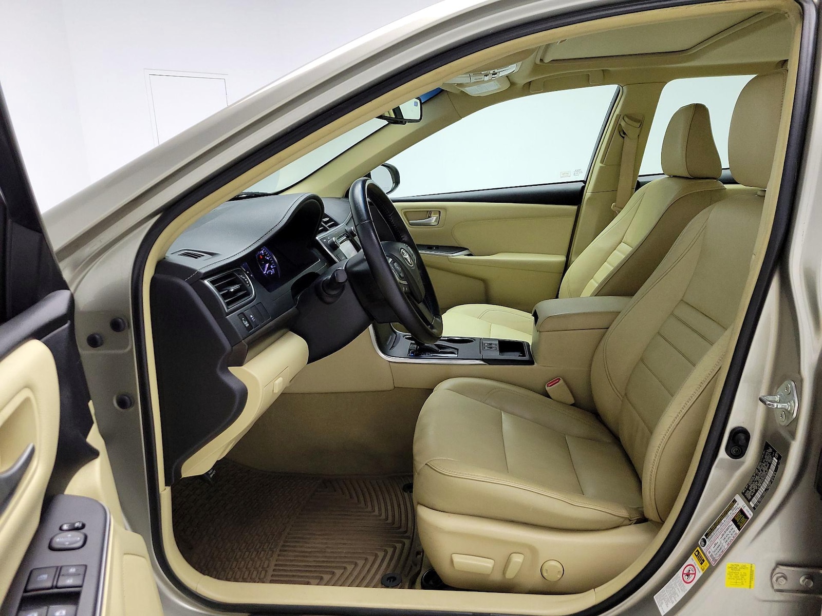 2015 Toyota Camry XLE - Photo 12