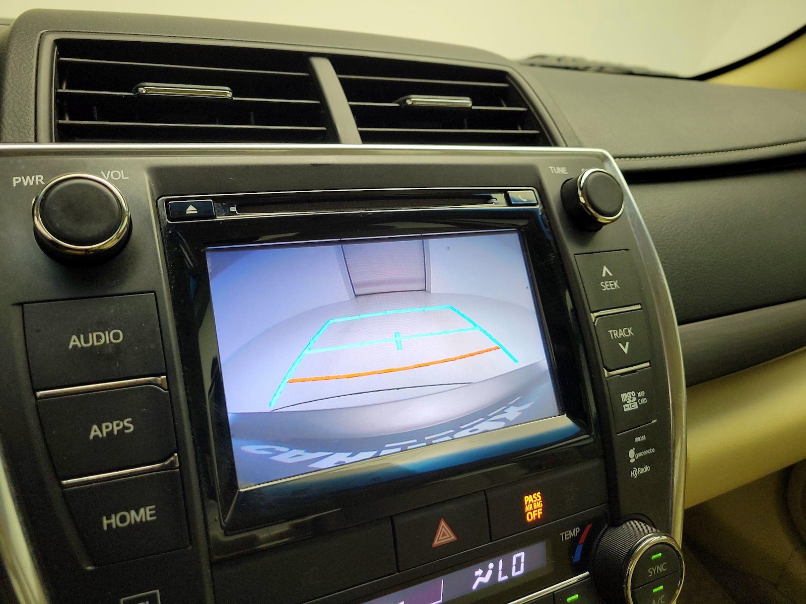 2015 Toyota Camry XLE - Photo 15