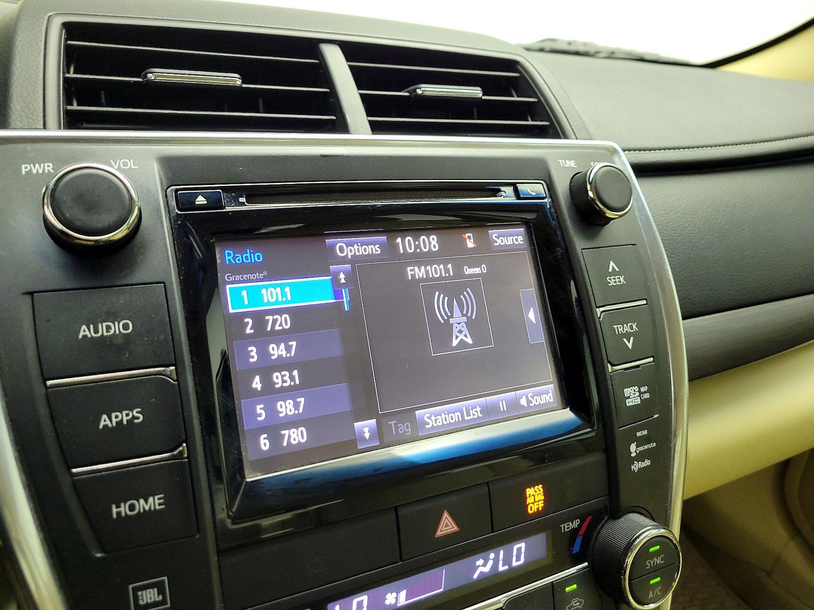 2015 Toyota Camry XLE - Photo 16