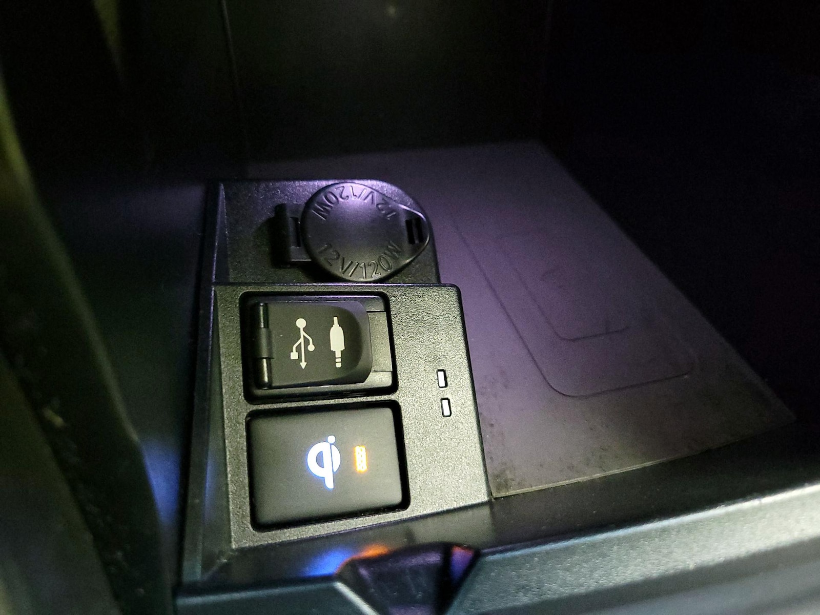 2015 Toyota Camry XLE - Photo 19