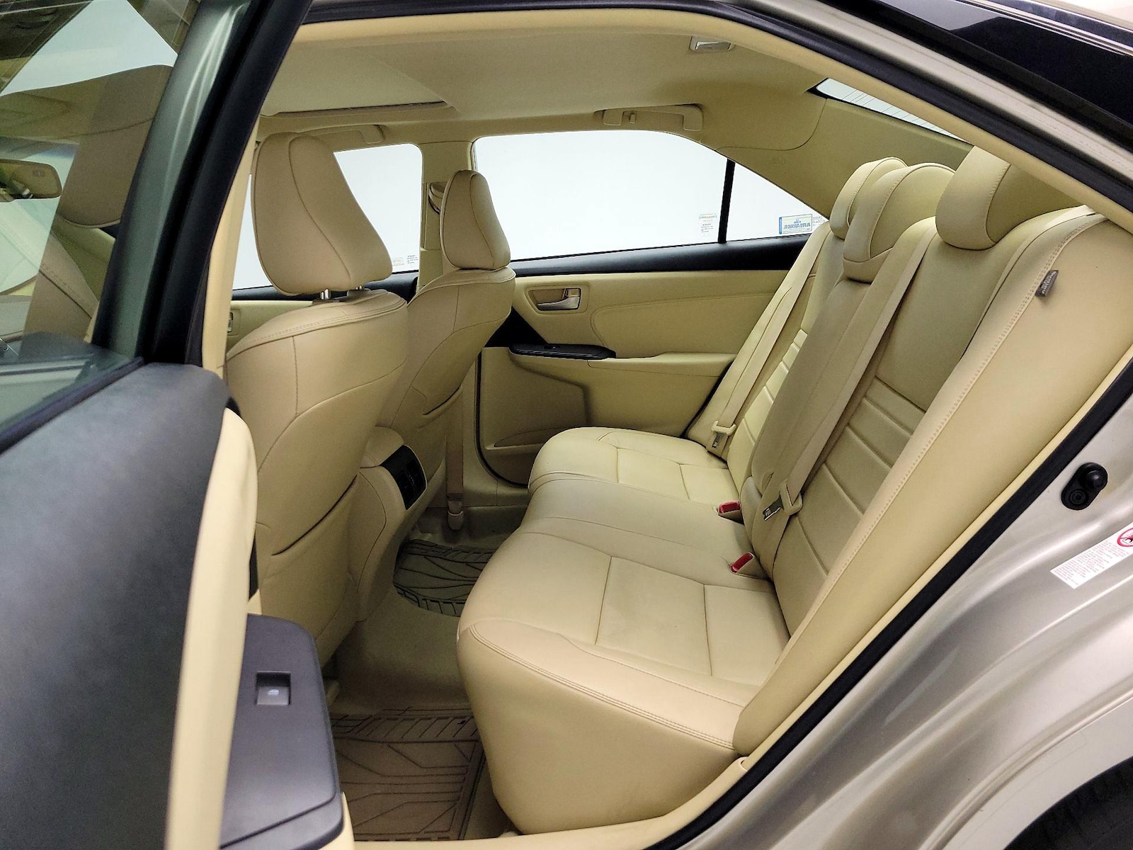 2015 Toyota Camry XLE - Photo 20
