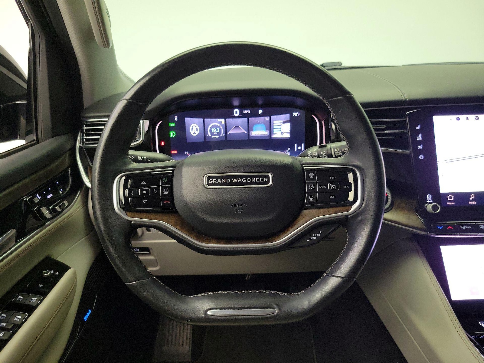 2022 Jeep Grand Wagoneer Series I - Photo 11
