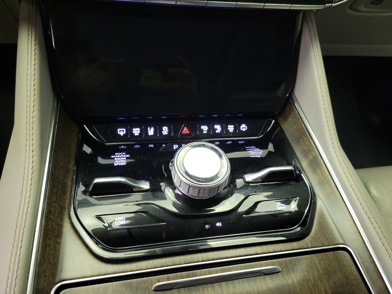 2022 Jeep Grand Wagoneer Series I - Photo 19