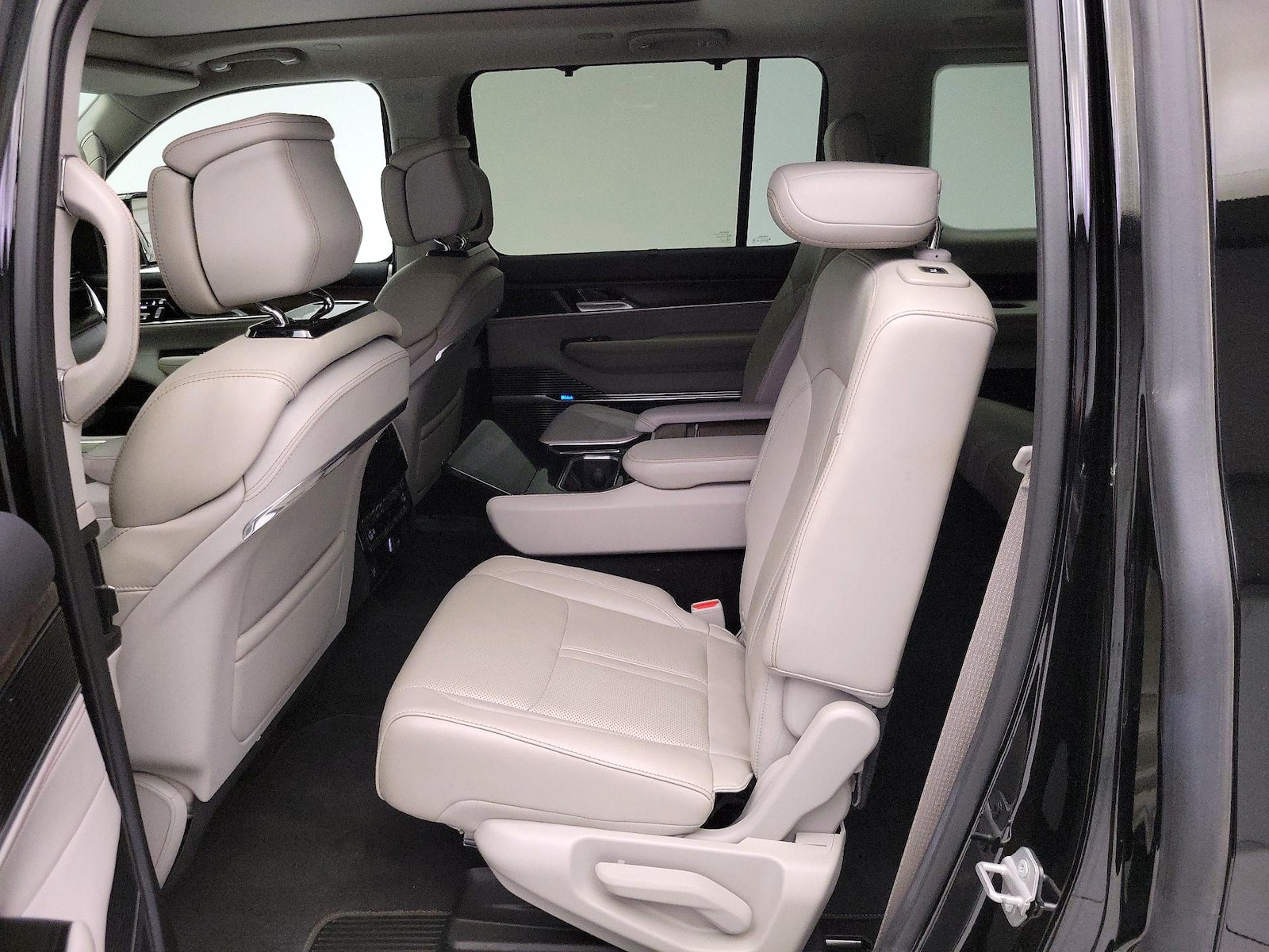2022 Jeep Grand Wagoneer Series I - Photo 21