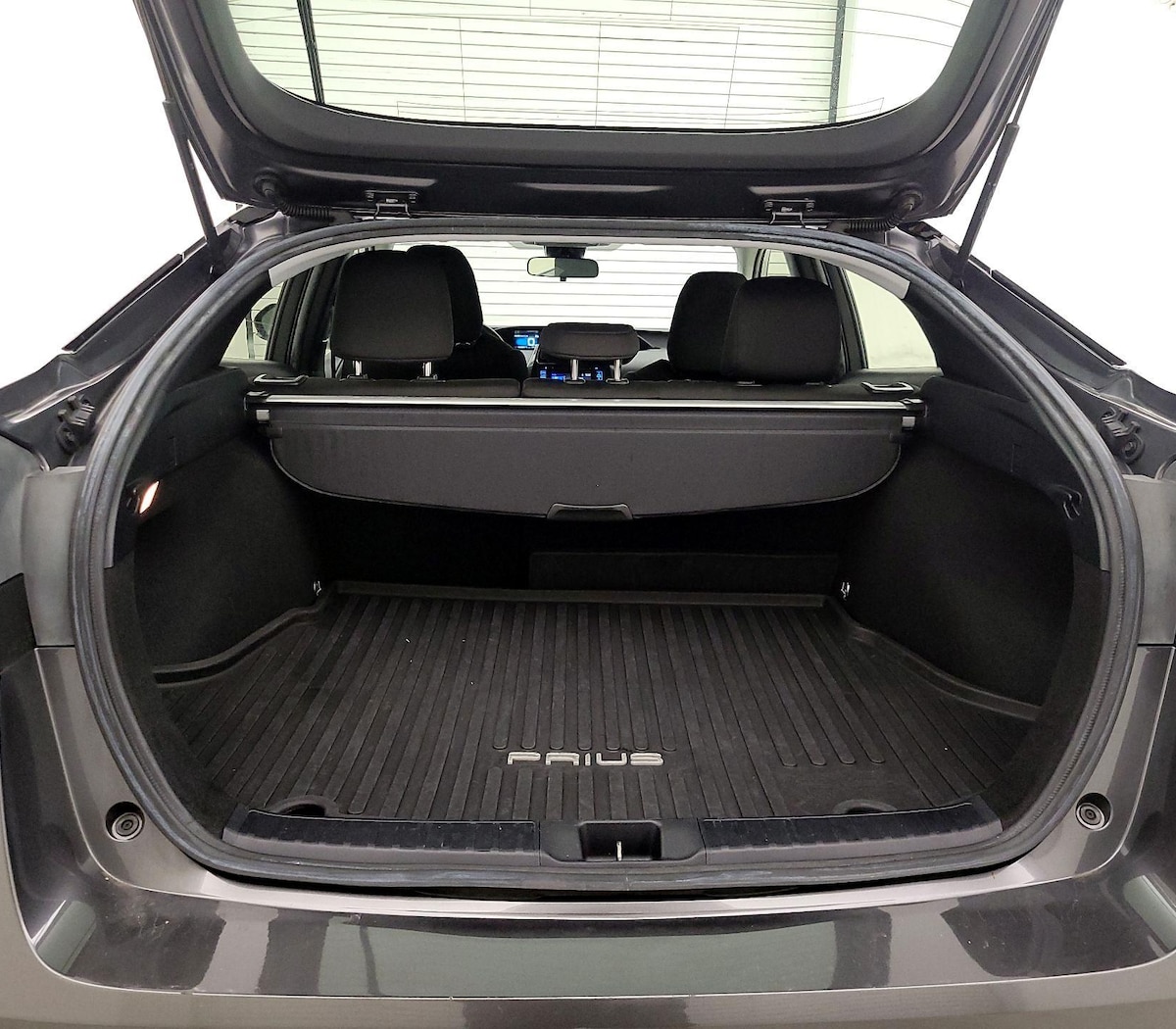 Trunk/Cargo (Seats Up)