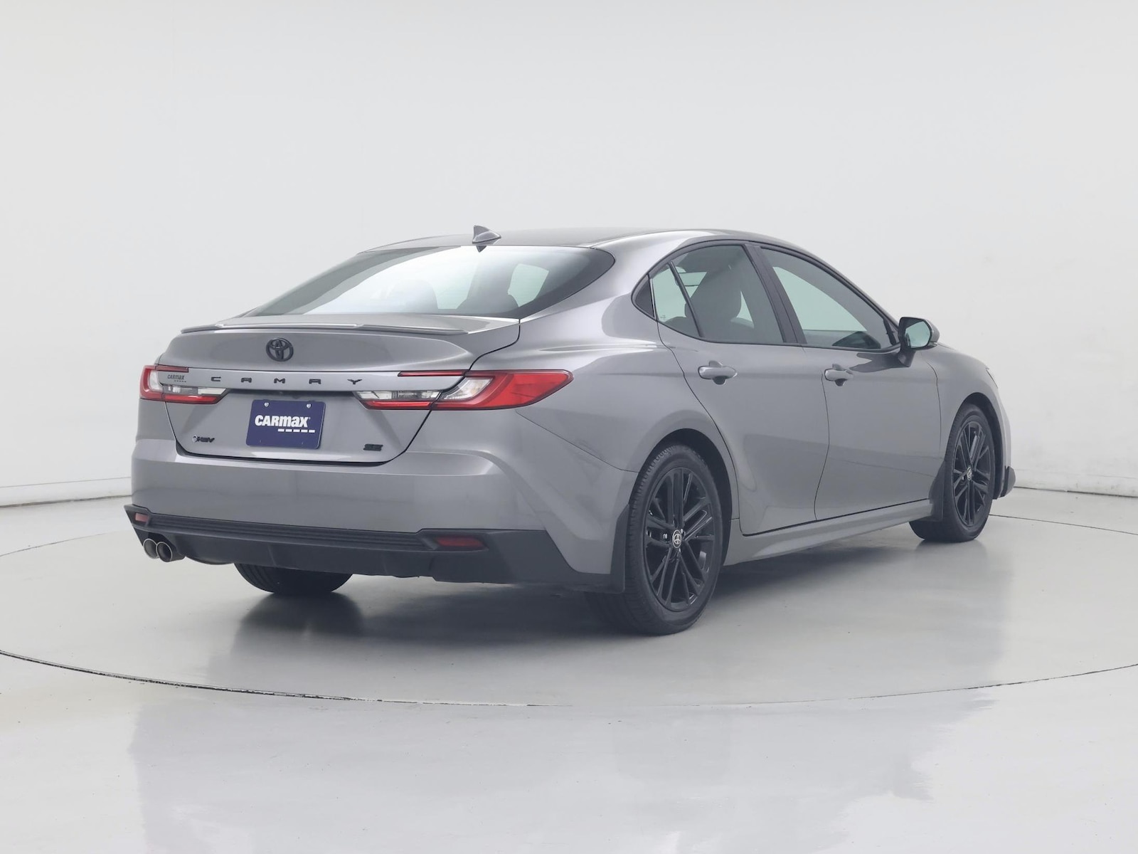 2025 Toyota Camry SE - Photo 9