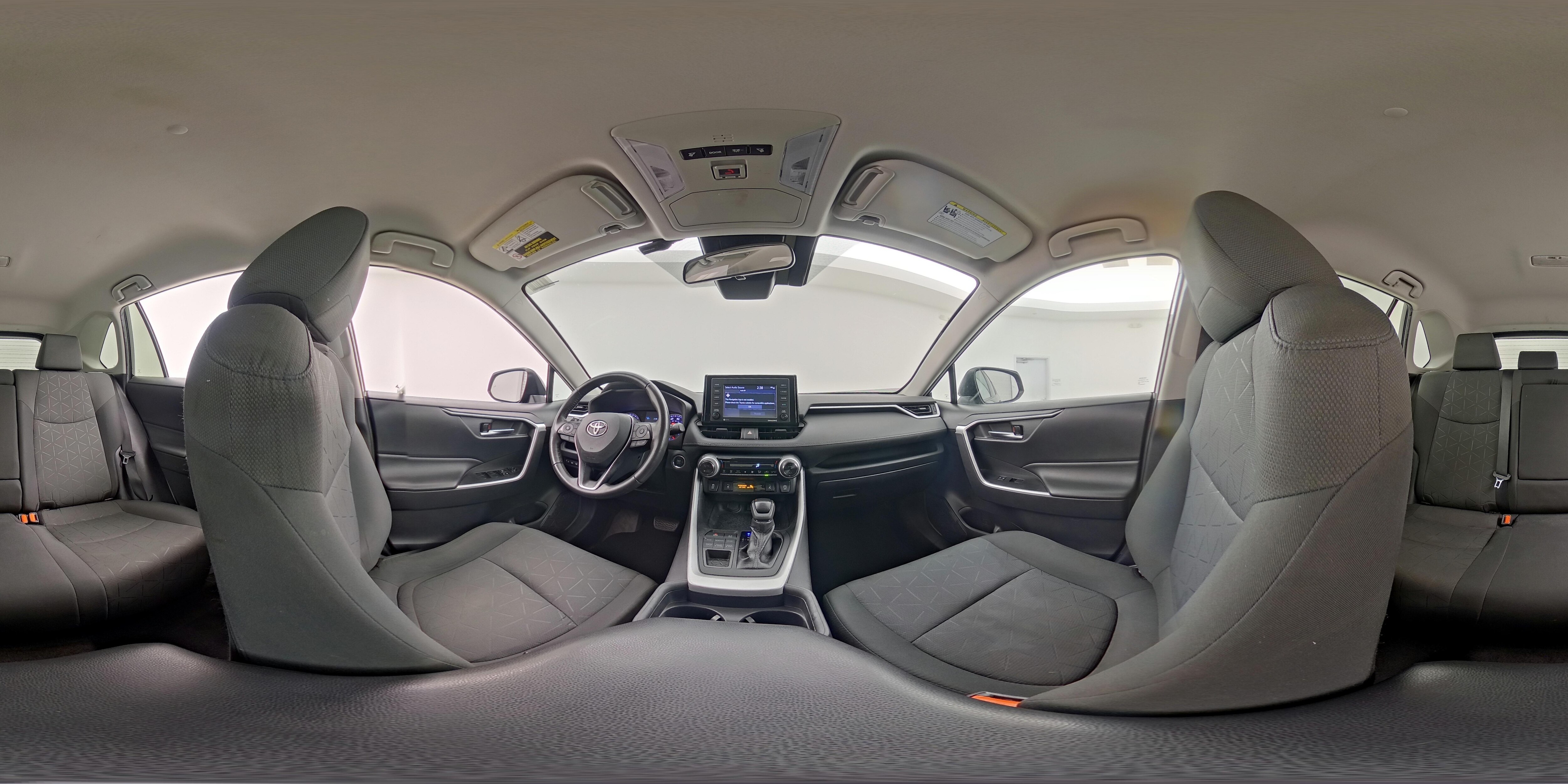 2020 Toyota RAV4 XLE - Photo 25