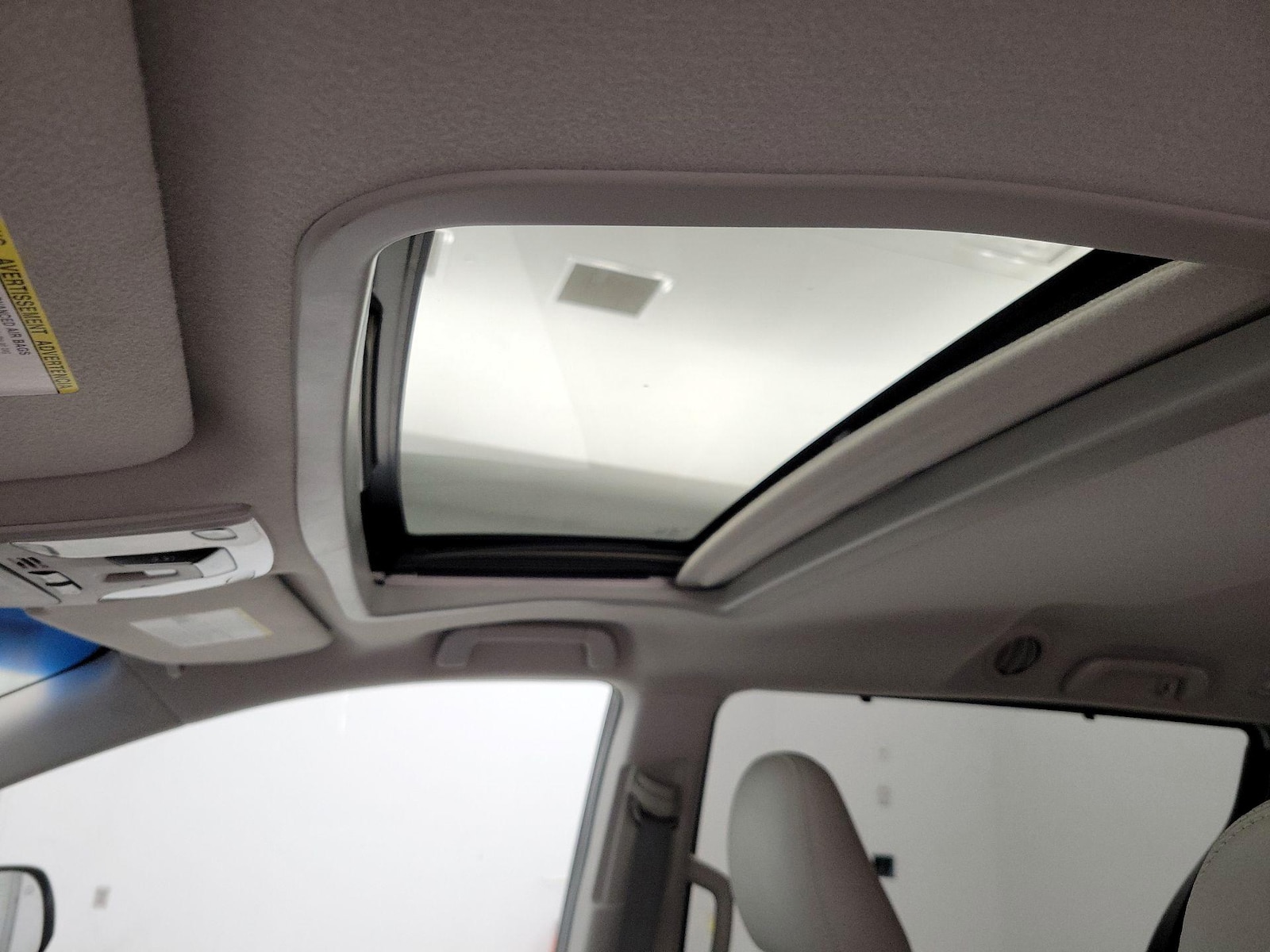 Sunroof(s) & Overhead Airbags