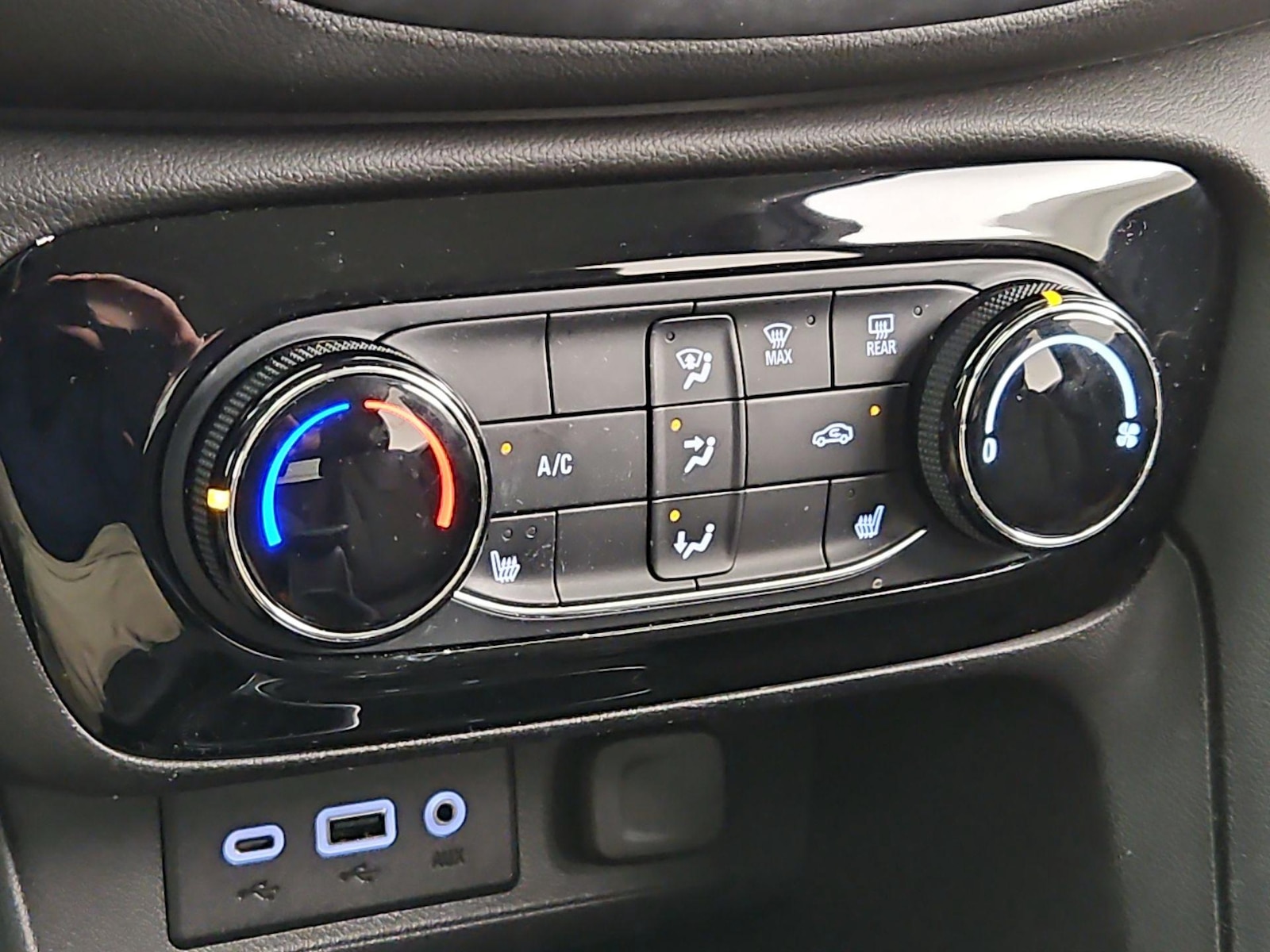 2022 Buick Encore GX Preferred - Photo 17