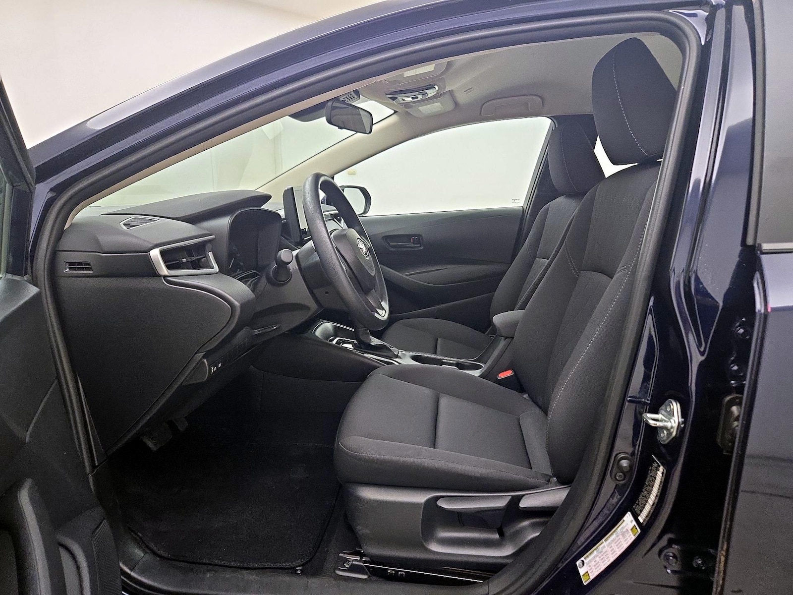 2024 Toyota Corolla LE - Photo 12