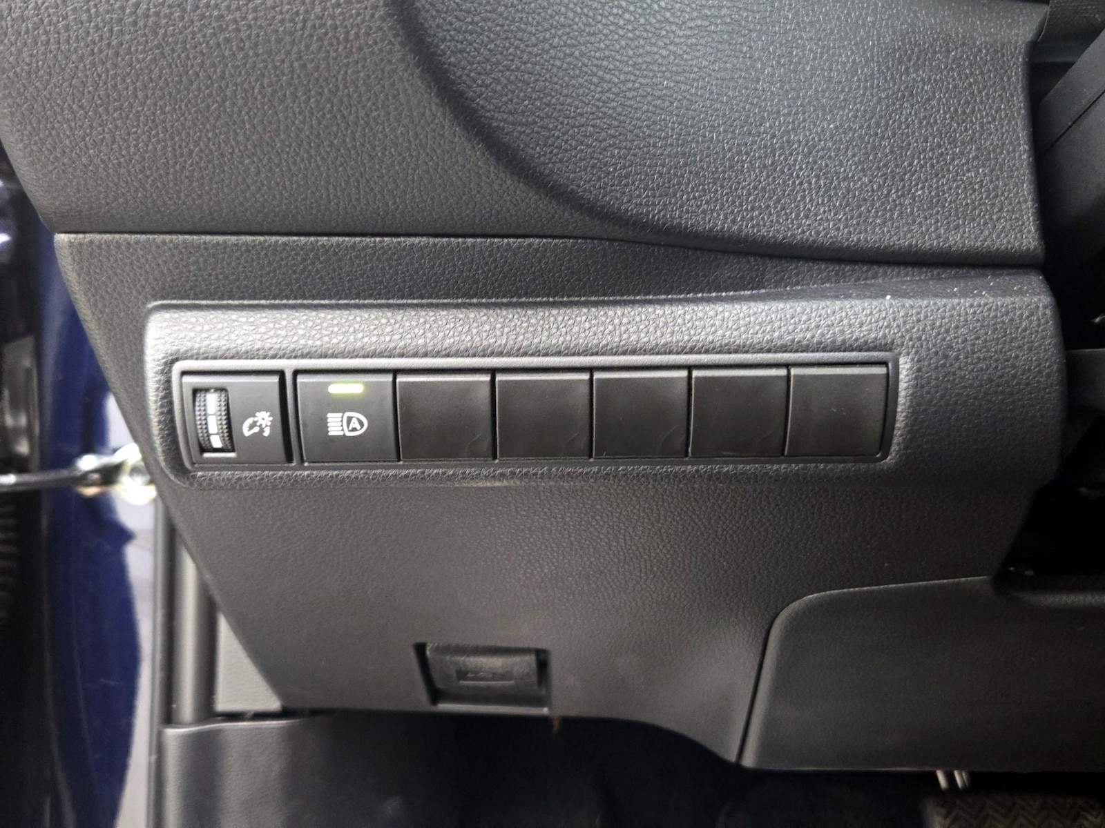 2024 Toyota Corolla LE - Photo 14