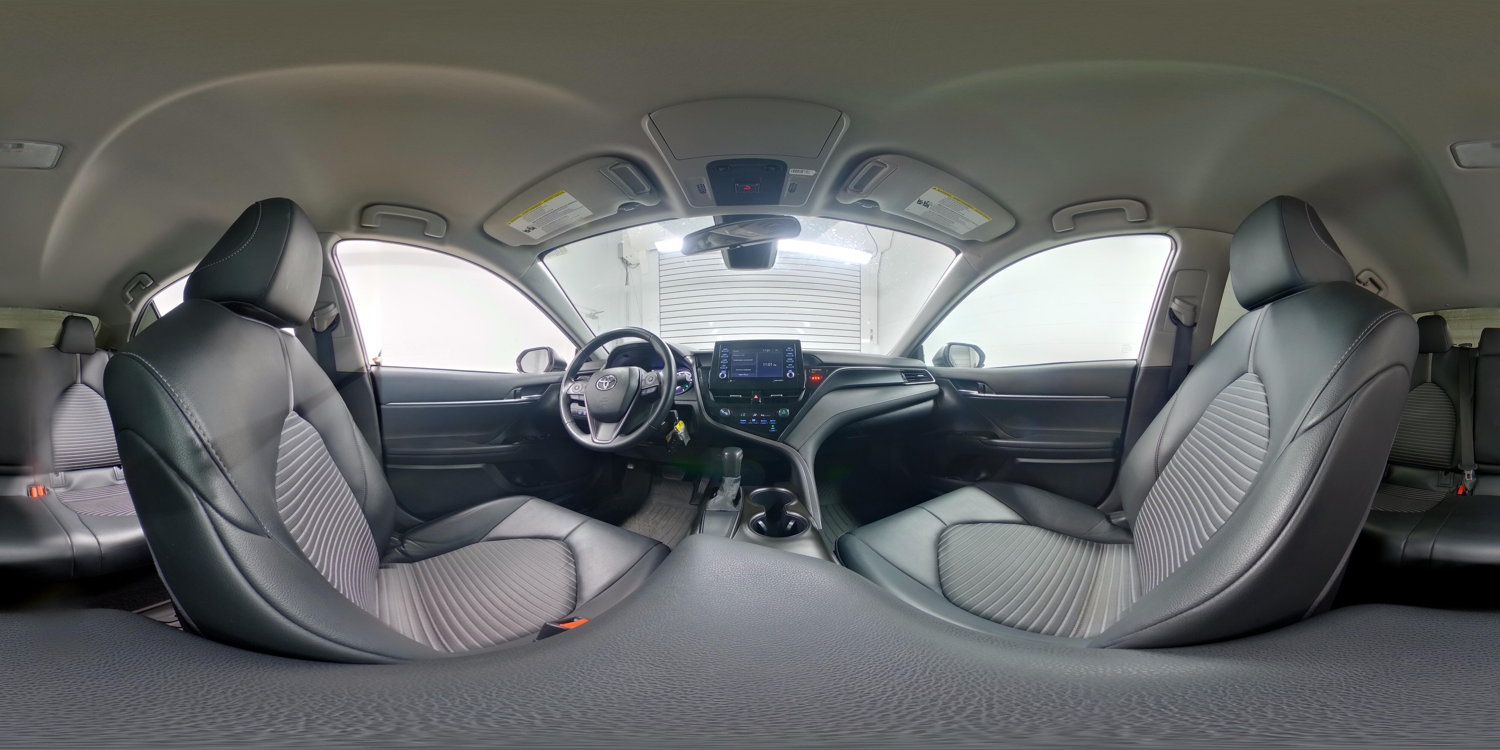 2021 Toyota Camry SE - Photo 21