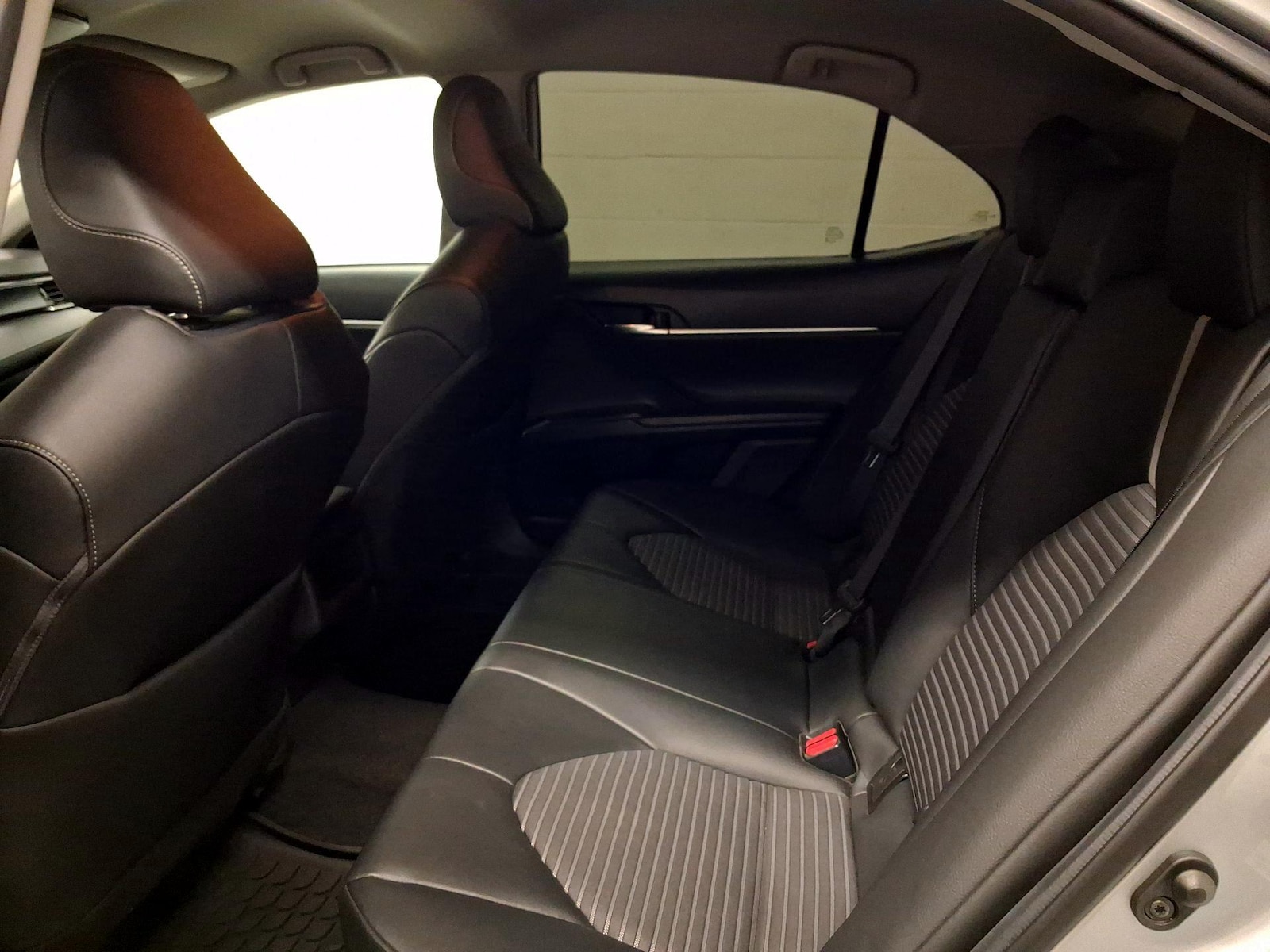 2021 Toyota Camry SE - Photo 17
