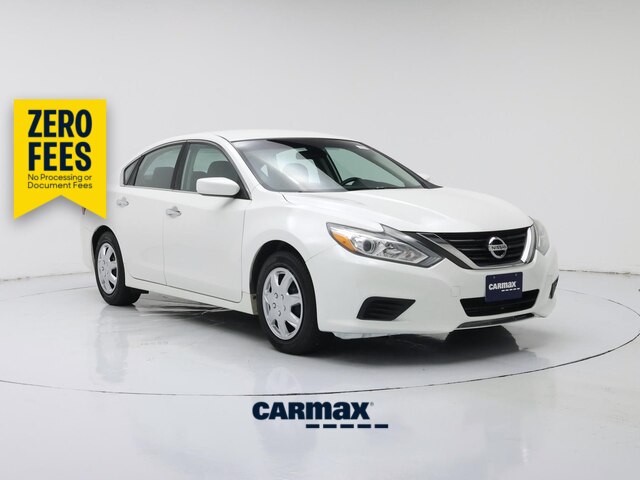 White 2016 Nissan Altima Sedan Front-Wheel Drive Automatic