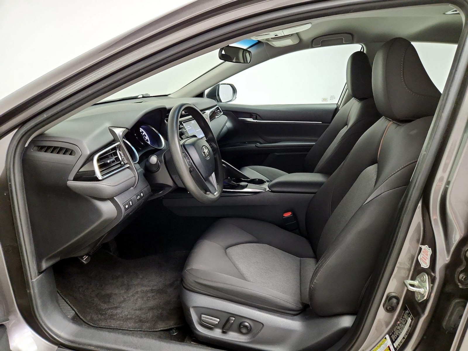2018 Toyota Camry LE - Photo 12
