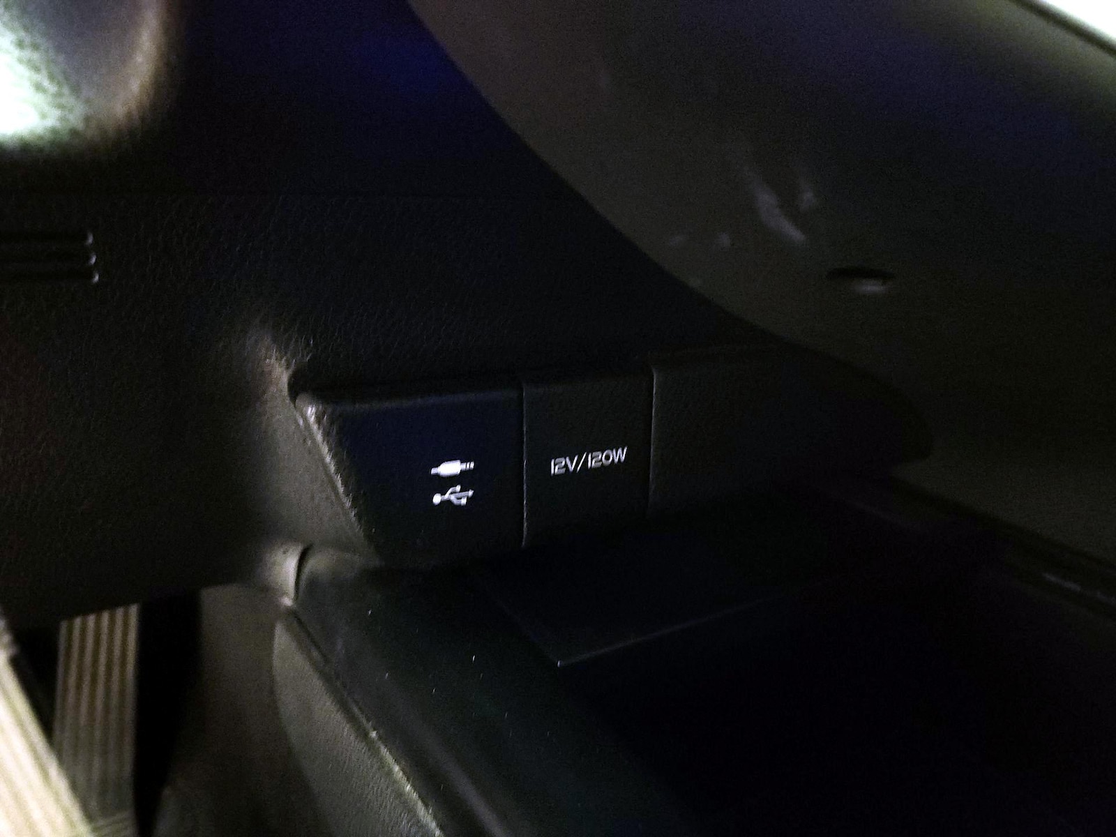 2018 Toyota Camry LE - Photo 19