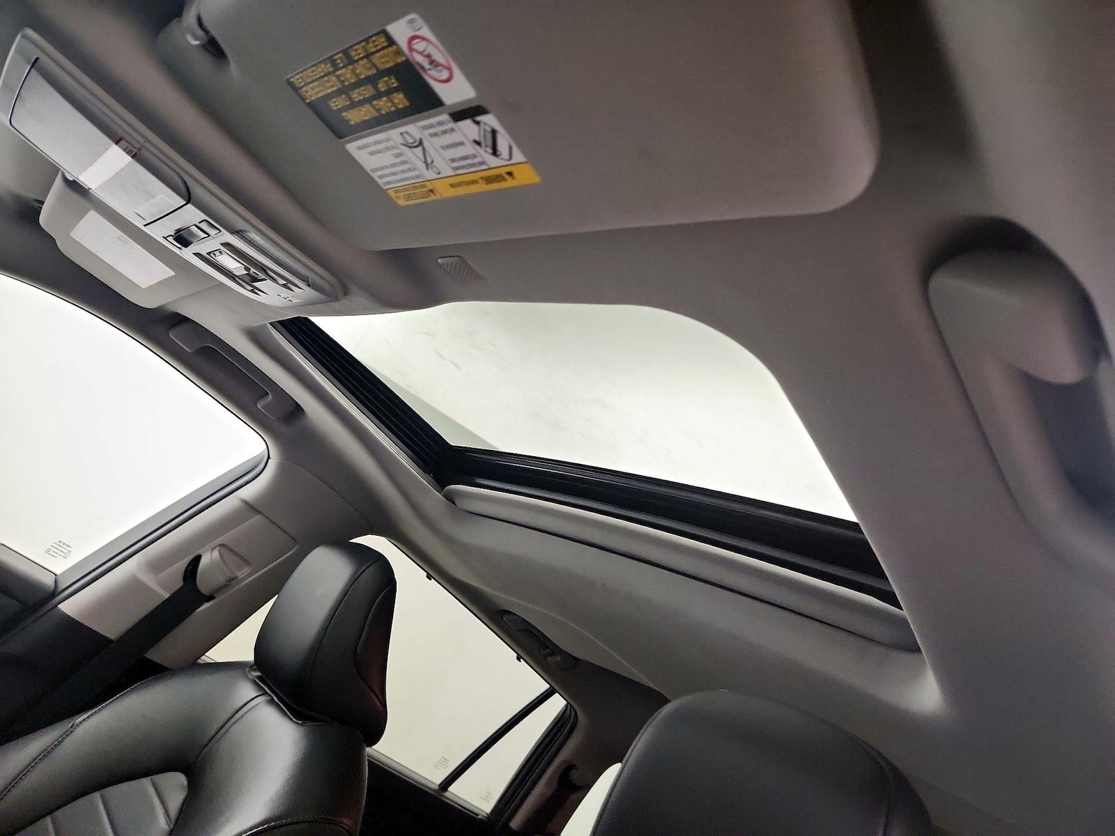 Sunroof(s) & Overhead Airbags