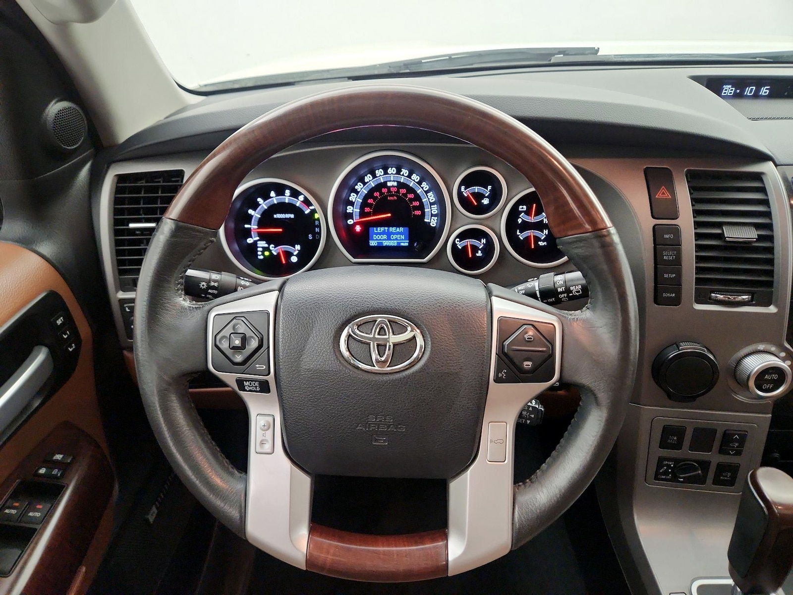 2016 Toyota Sequoia Platinum - Photo 11
