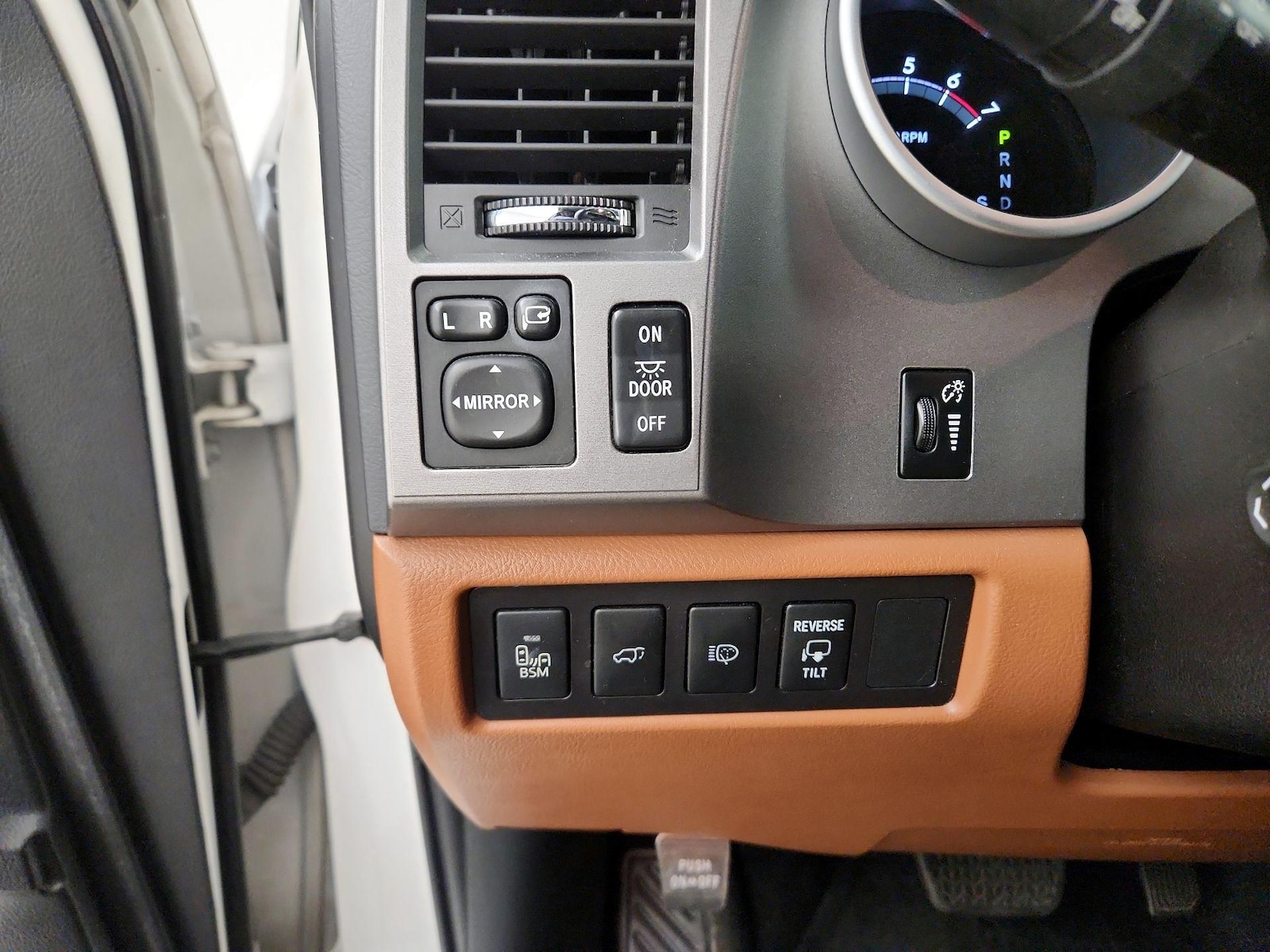 2016 Toyota Sequoia Platinum - Photo 14