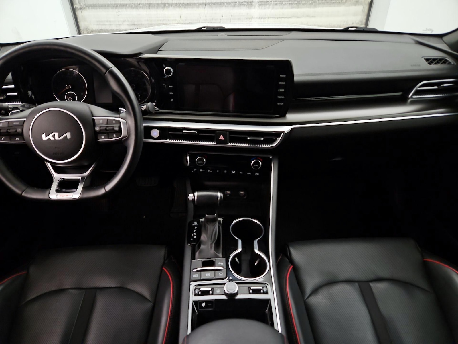 2022 Kia K5 GT - Photo 10