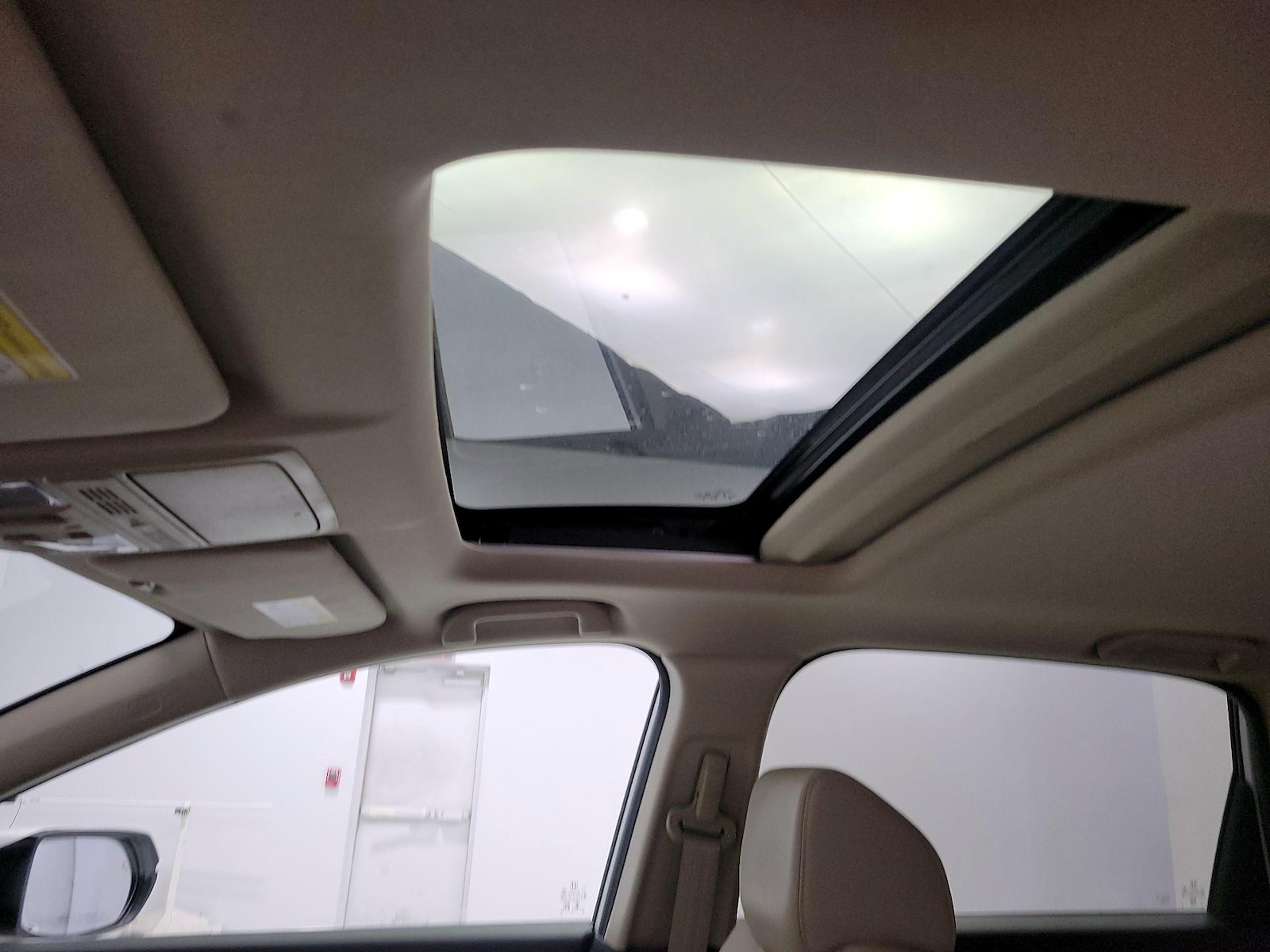 Sunroof(s) & Overhead Airbags