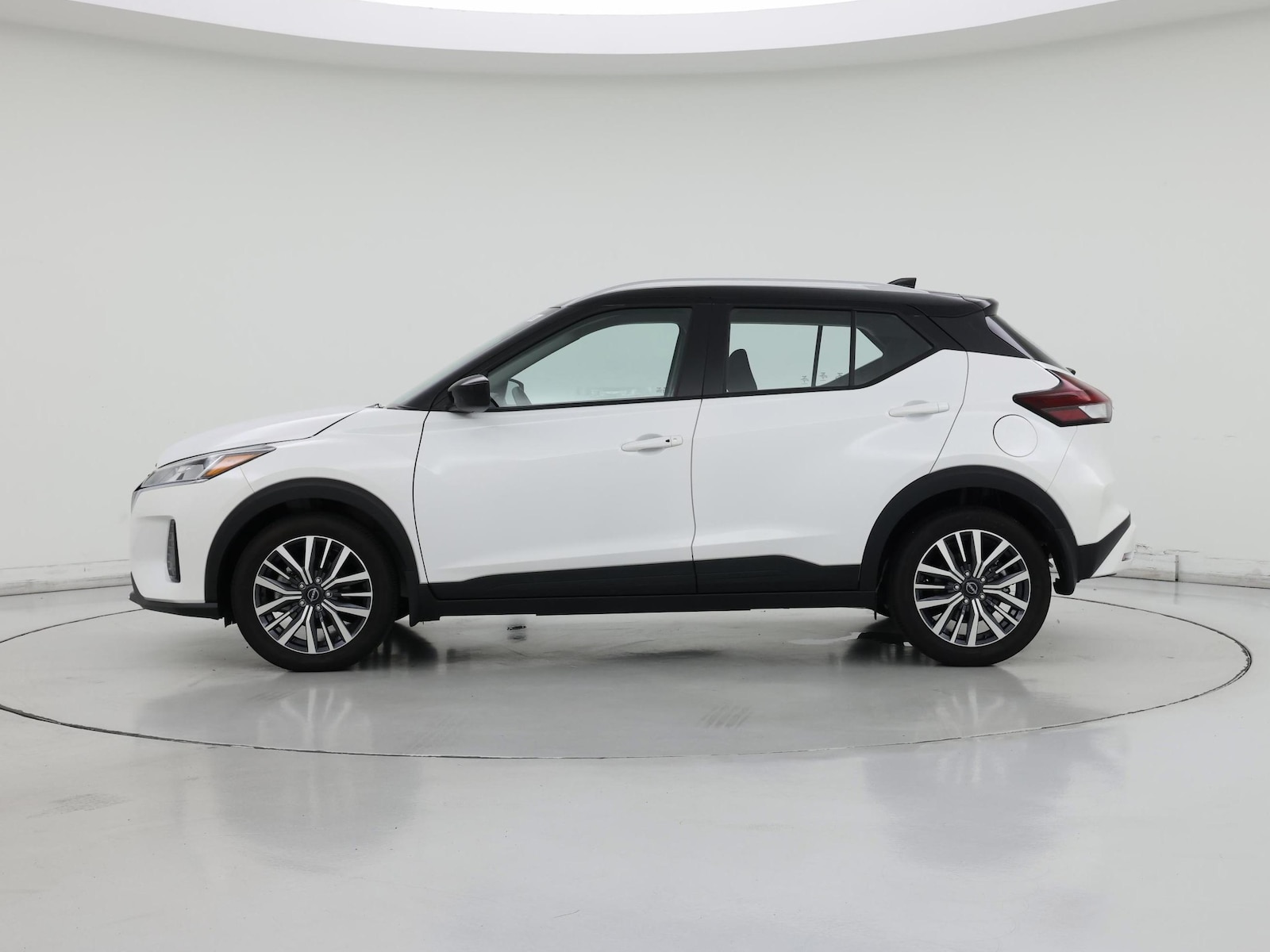 2024 Nissan Kicks SV - Photo 4
