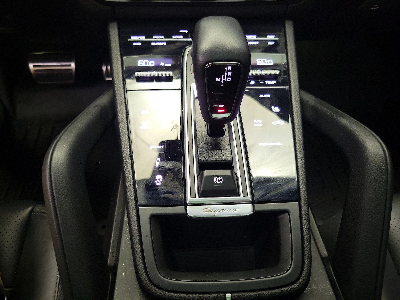 2023 Porsche Cayenne Platinum Edition - Photo 19