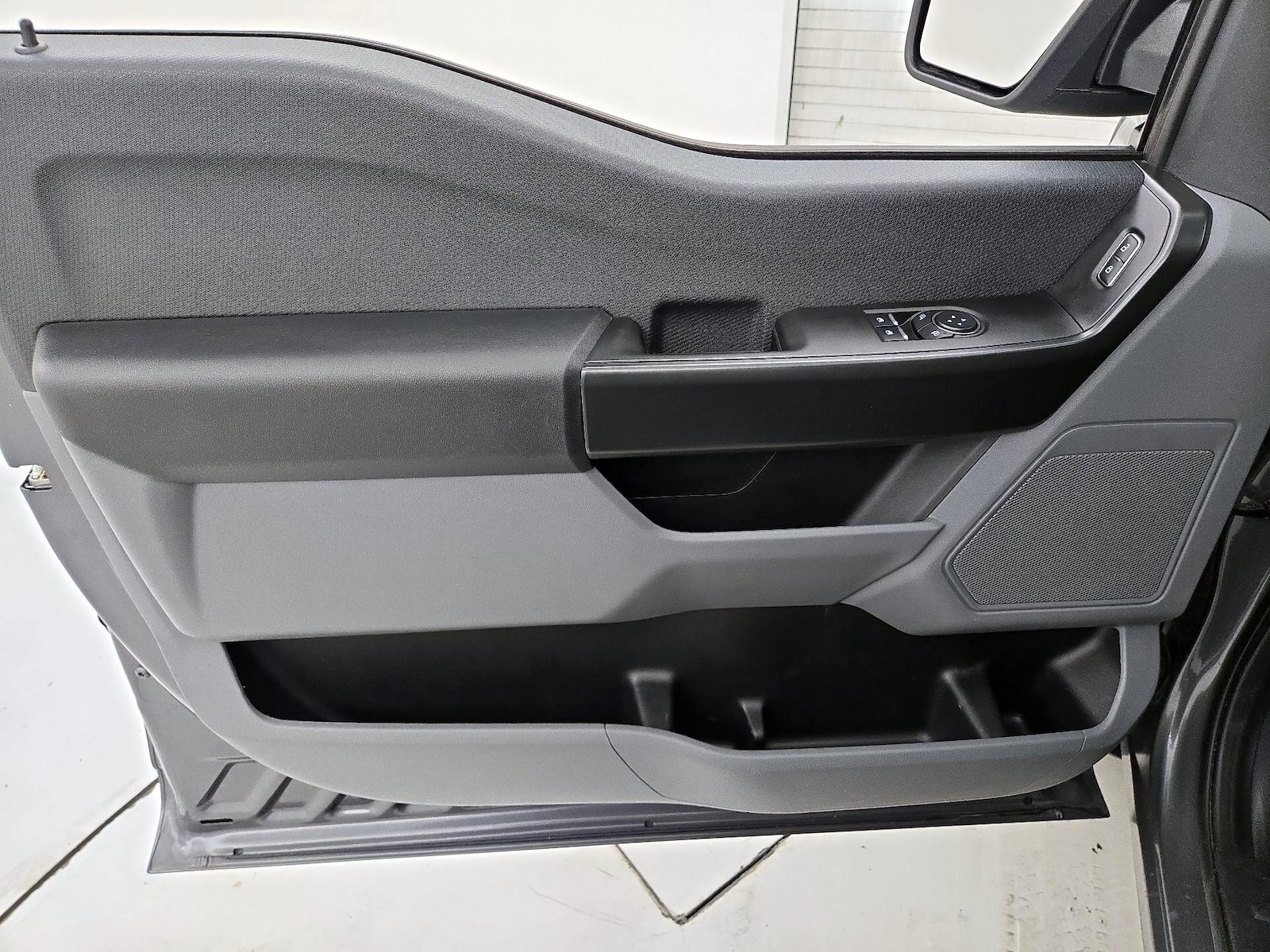 2025 Ford F-150 XL - Photo 13