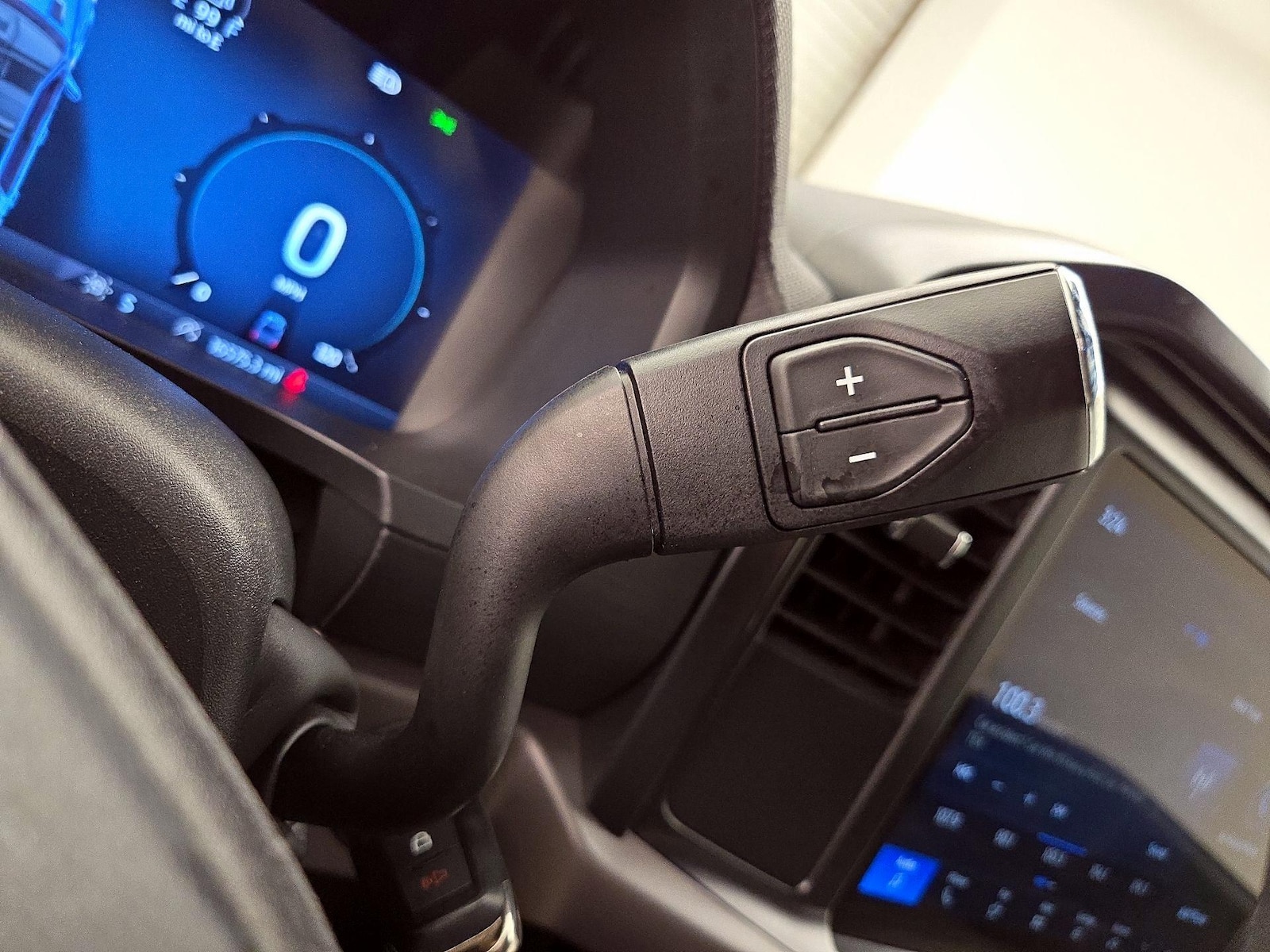 2025 Ford F-150 XL - Photo 18