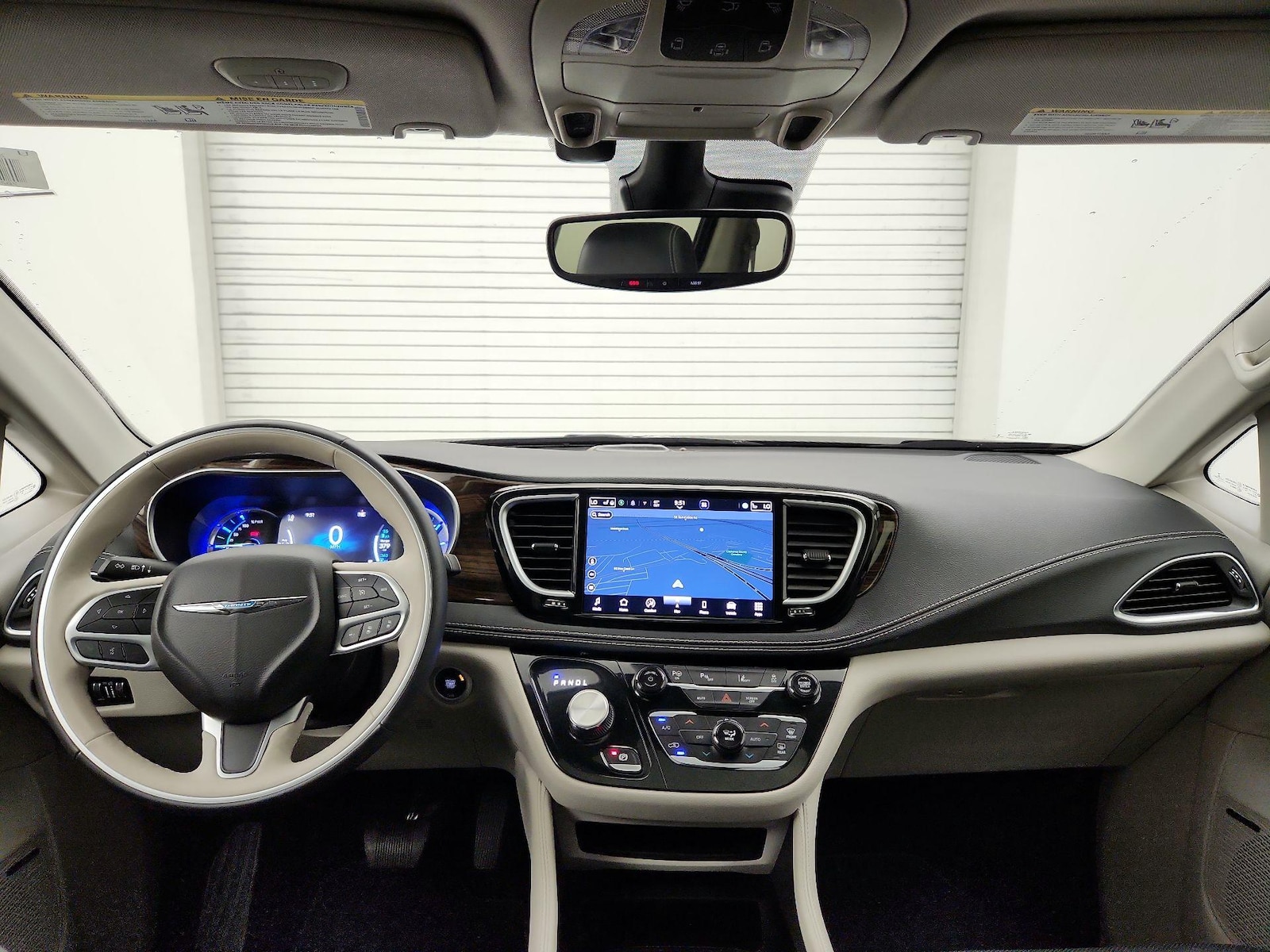 2021 Chrysler Pacifica Hybrid Limited - Photo 10