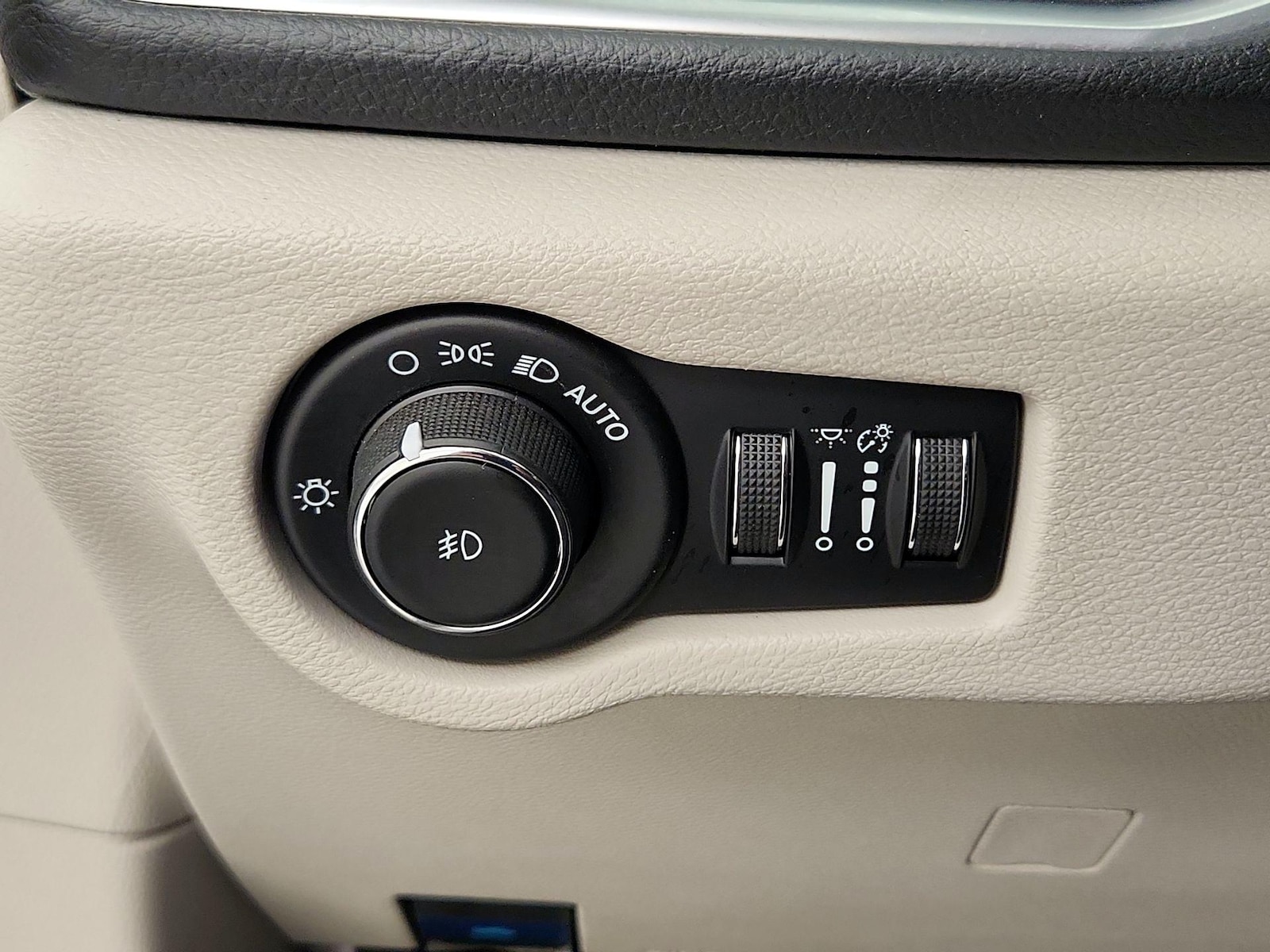 2021 Chrysler Pacifica Hybrid Limited - Photo 14