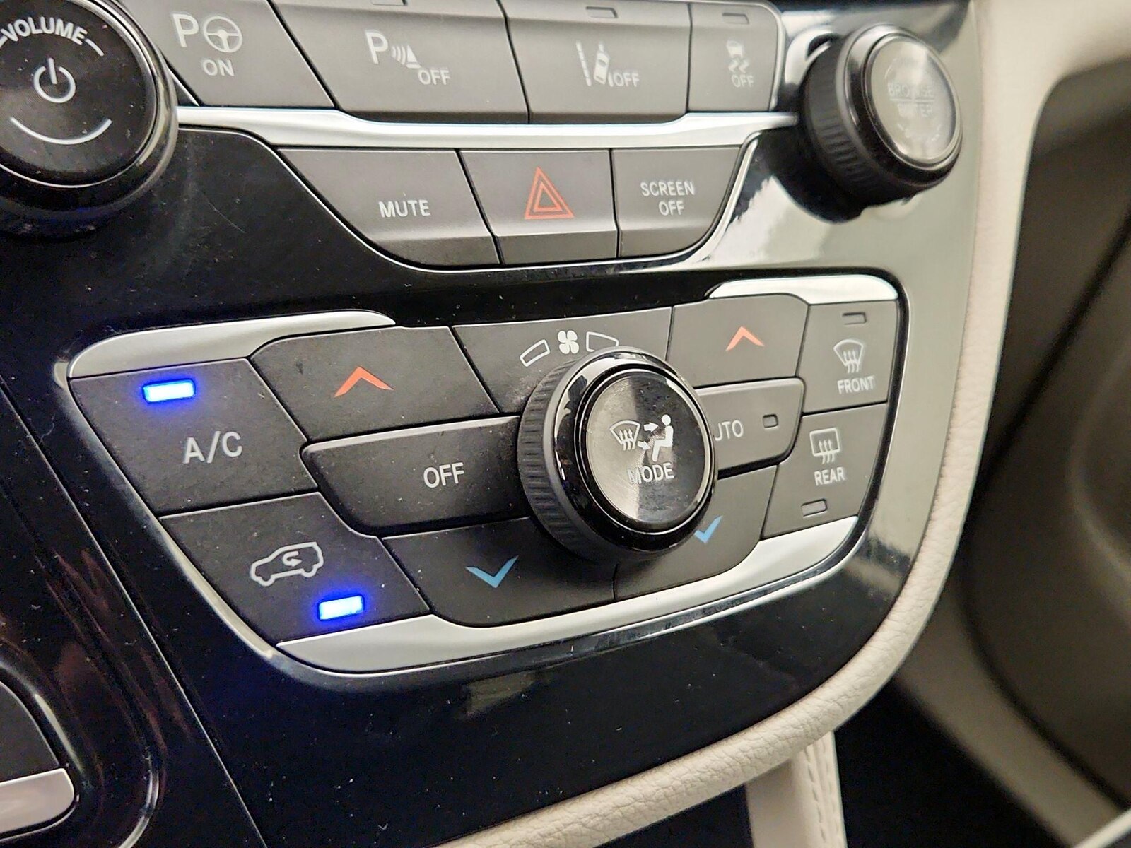 2021 Chrysler Pacifica Hybrid Limited - Photo 18