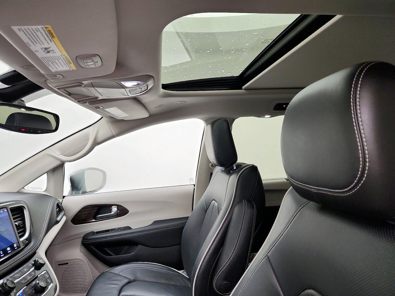 2021 Chrysler Pacifica Hybrid Limited - Photo 21