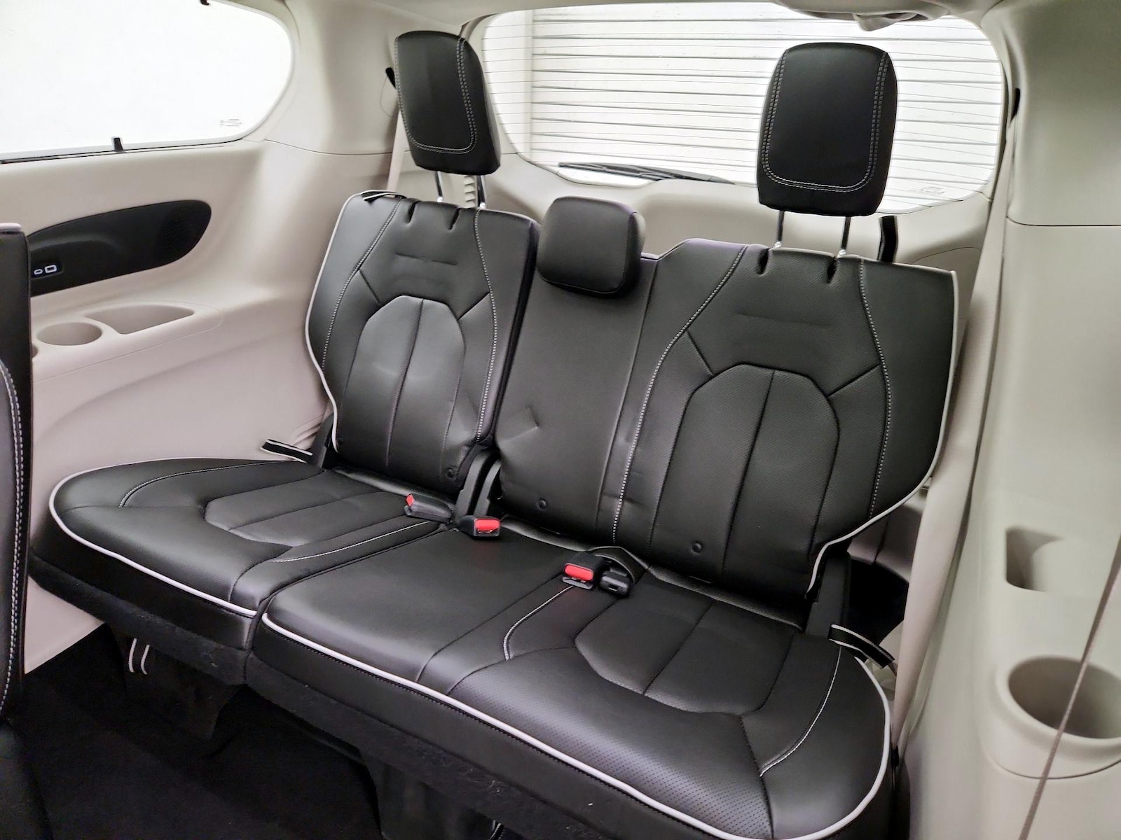 2021 Chrysler Pacifica Hybrid Limited - Photo 23