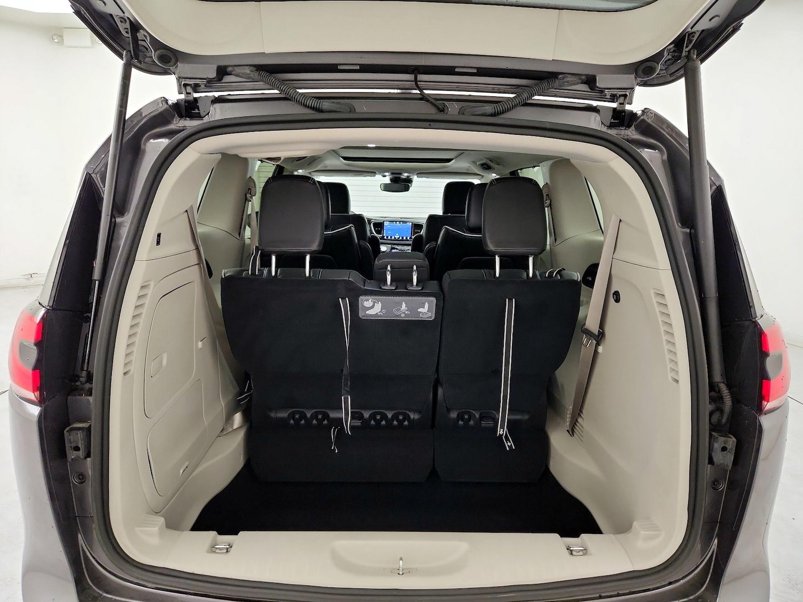2021 Chrysler Pacifica Hybrid Limited - Photo 24
