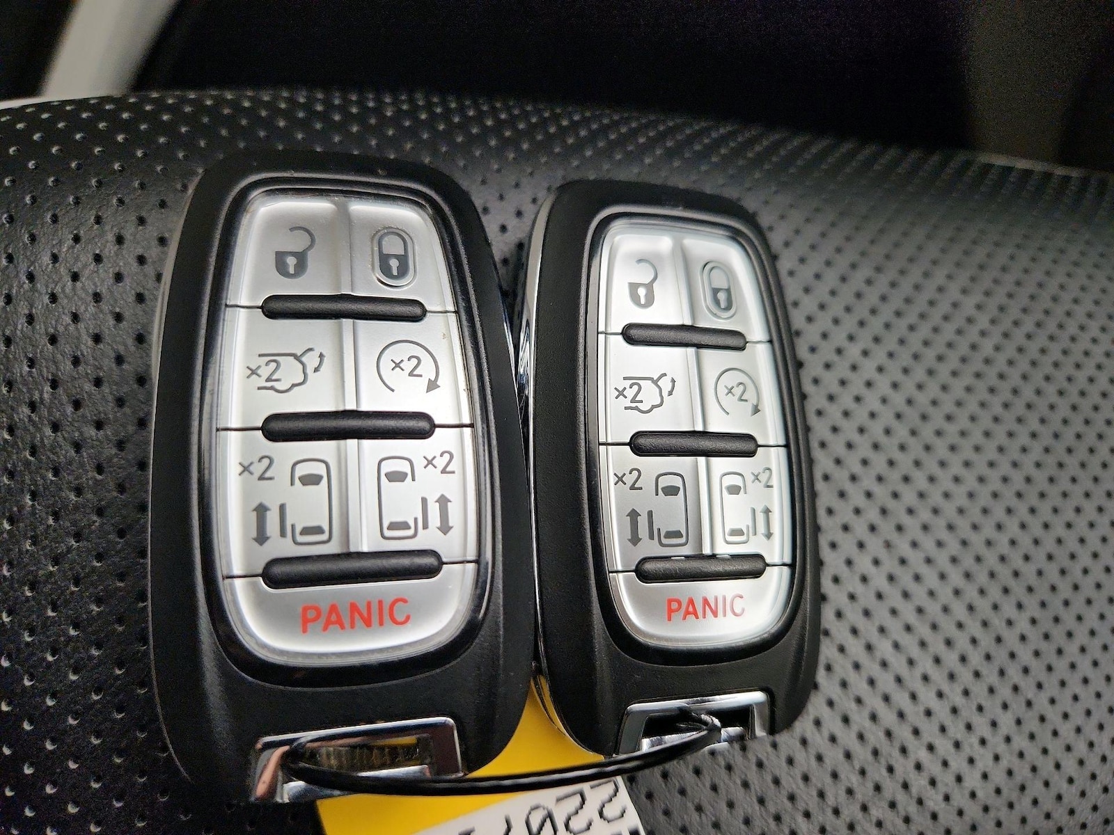 2021 Chrysler Pacifica Hybrid Limited - Photo 27