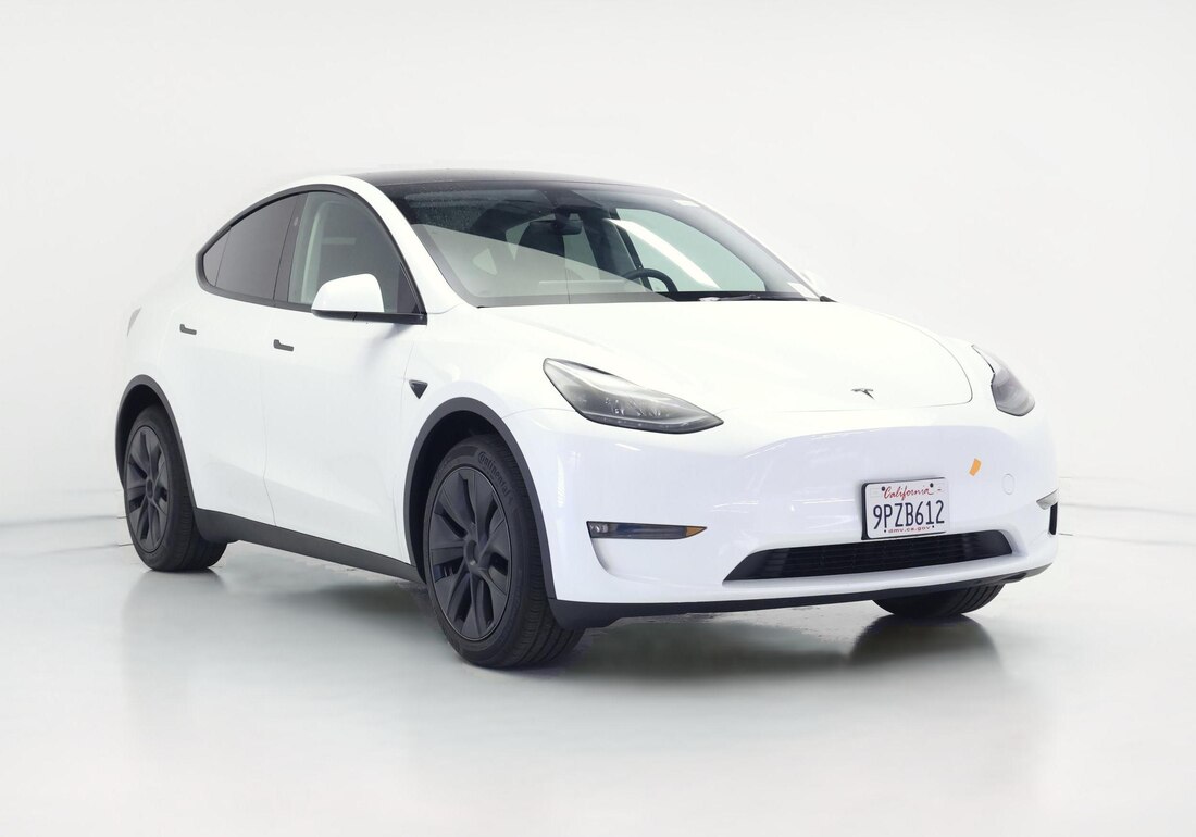 2025 Tesla Model Y Long Range All-Wheel Drive in White — CarMax photo