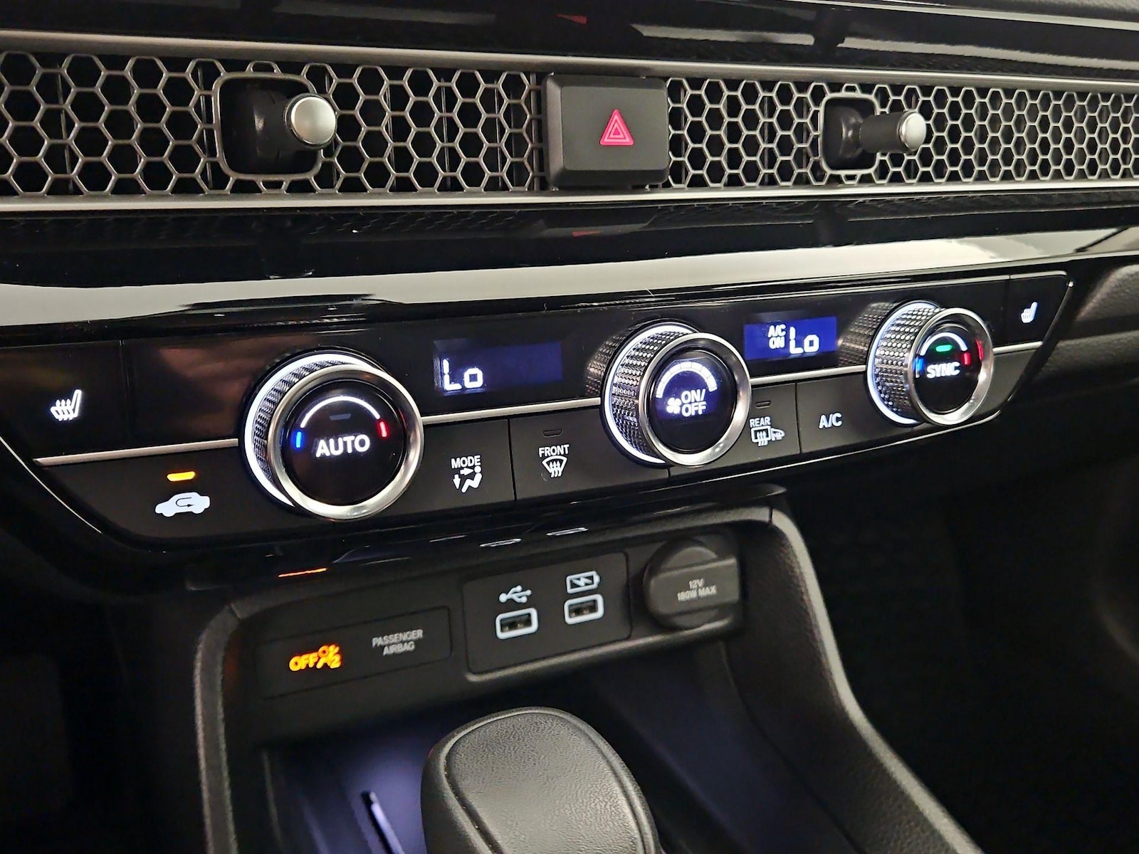 2024 Honda Civic Touring - Photo 17