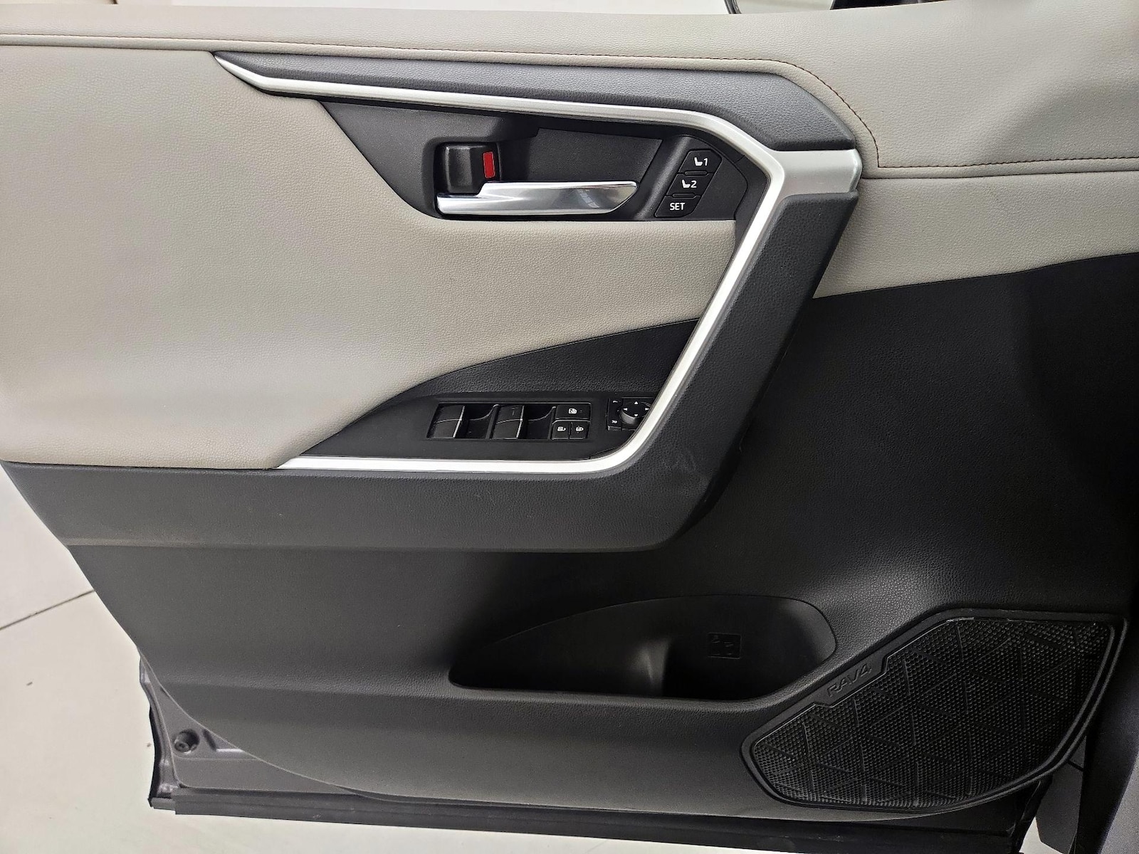 2021 Toyota RAV4 Limited - Photo 13