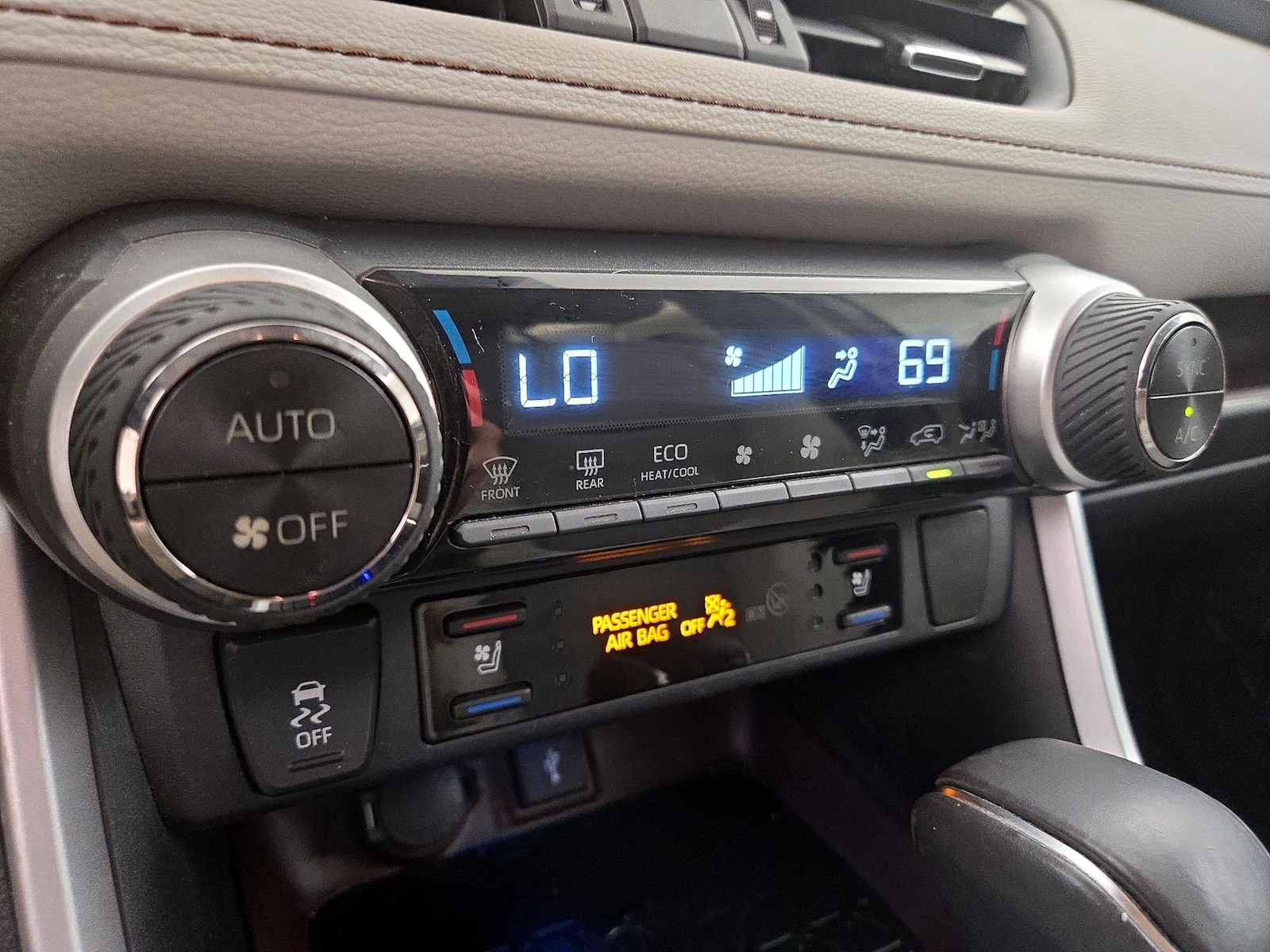 2021 Toyota RAV4 Limited - Photo 18