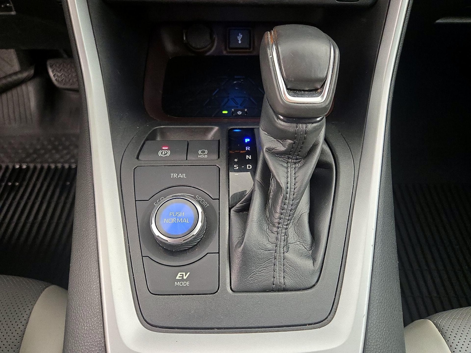 2021 Toyota RAV4 Limited - Photo 19