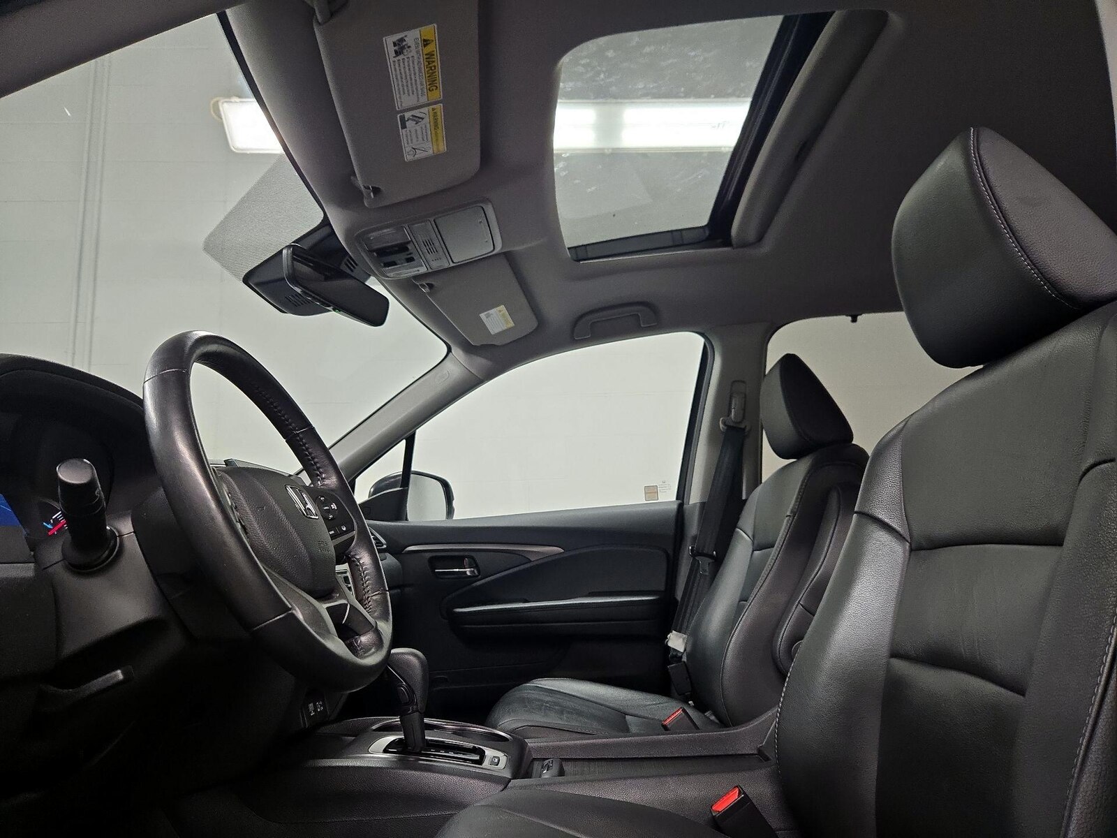 Sunroof(s) & Overhead Airbags