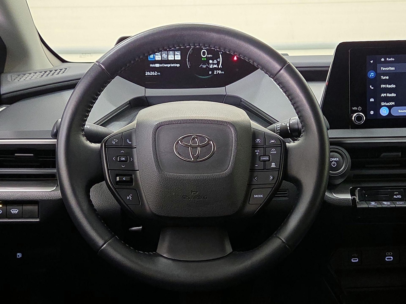 2024 Toyota Prius LE - Photo 11